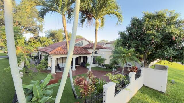 VILLA DESTE CONDO - Residential