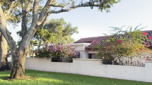 VILLA DESTE CONDO - Residential