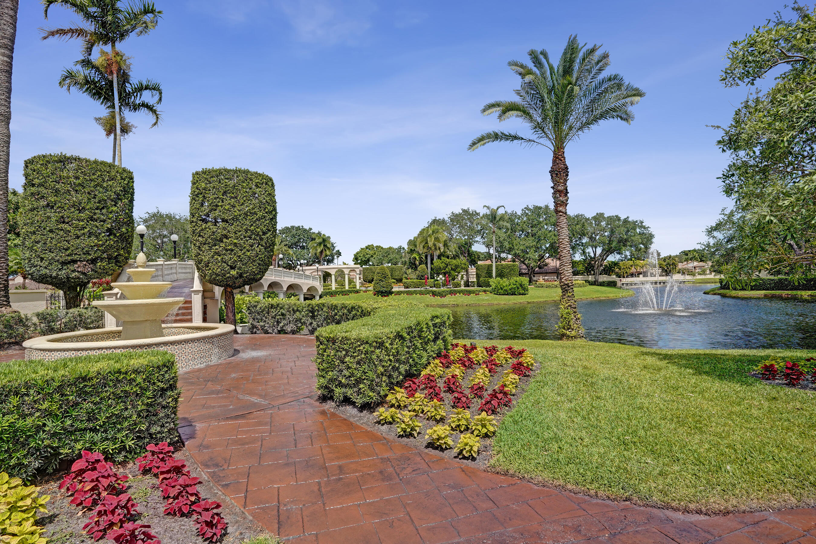 VILLA DESTE CONDO - Residential