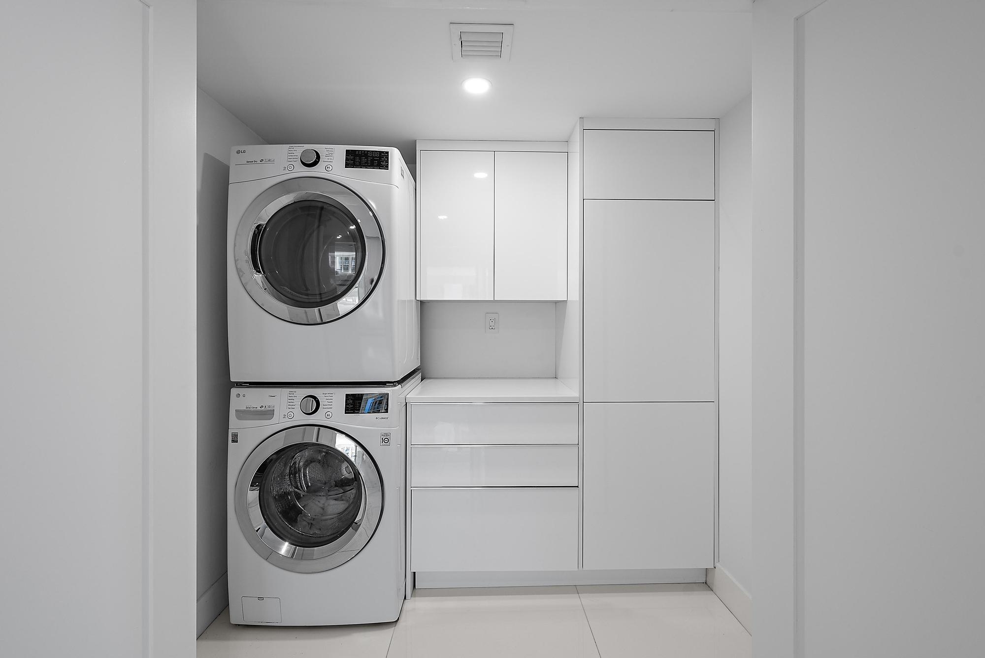 CARLTON PLACE CONDO - Residential