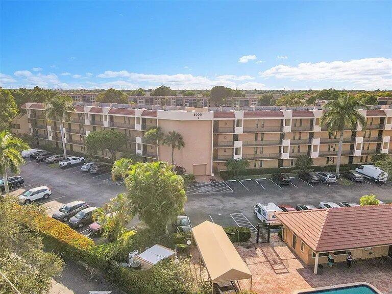 CORAL GATE V CONDO - Residential