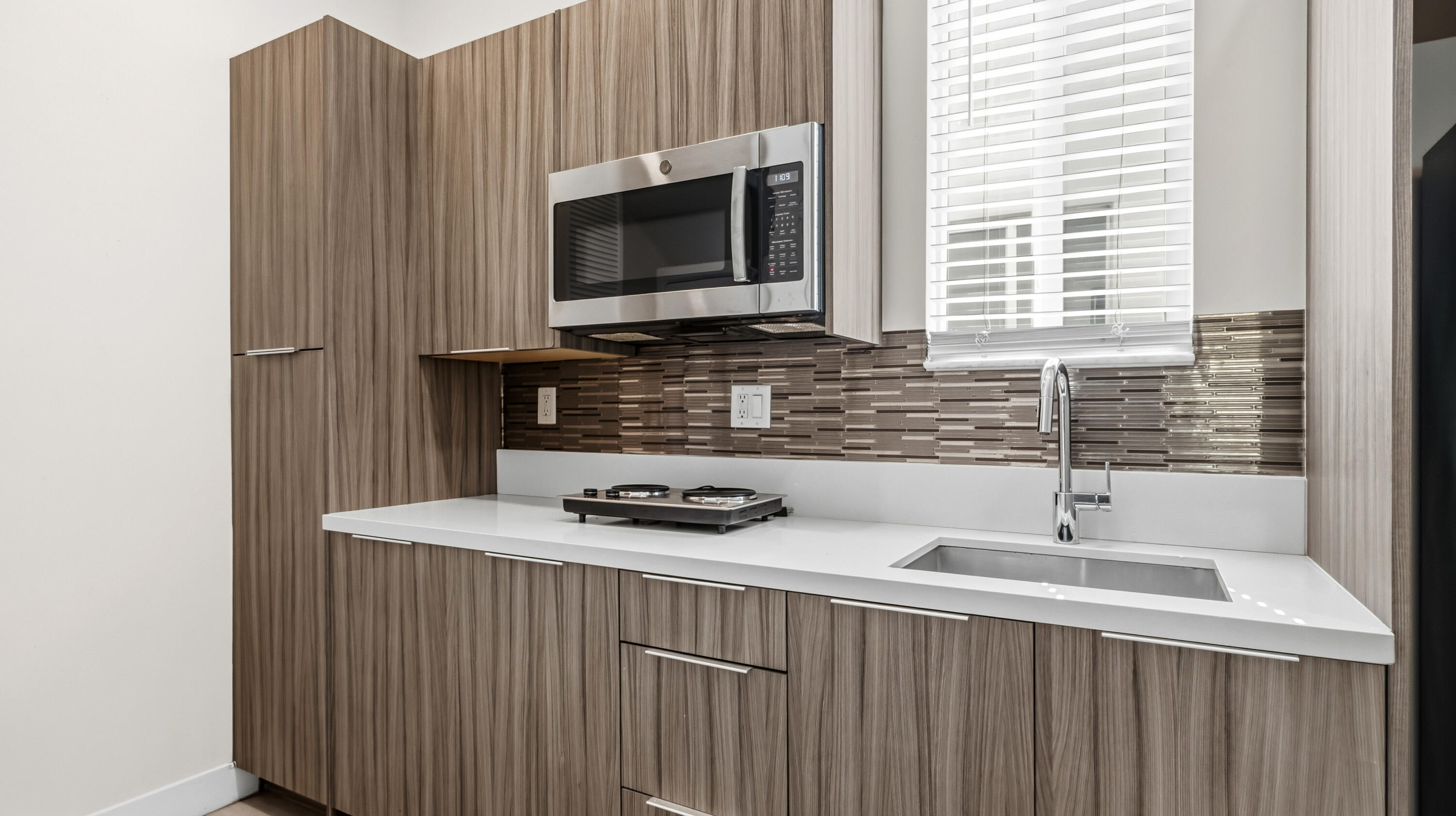 LANDMARK AT DORAL CENTRAL - Residential Lease