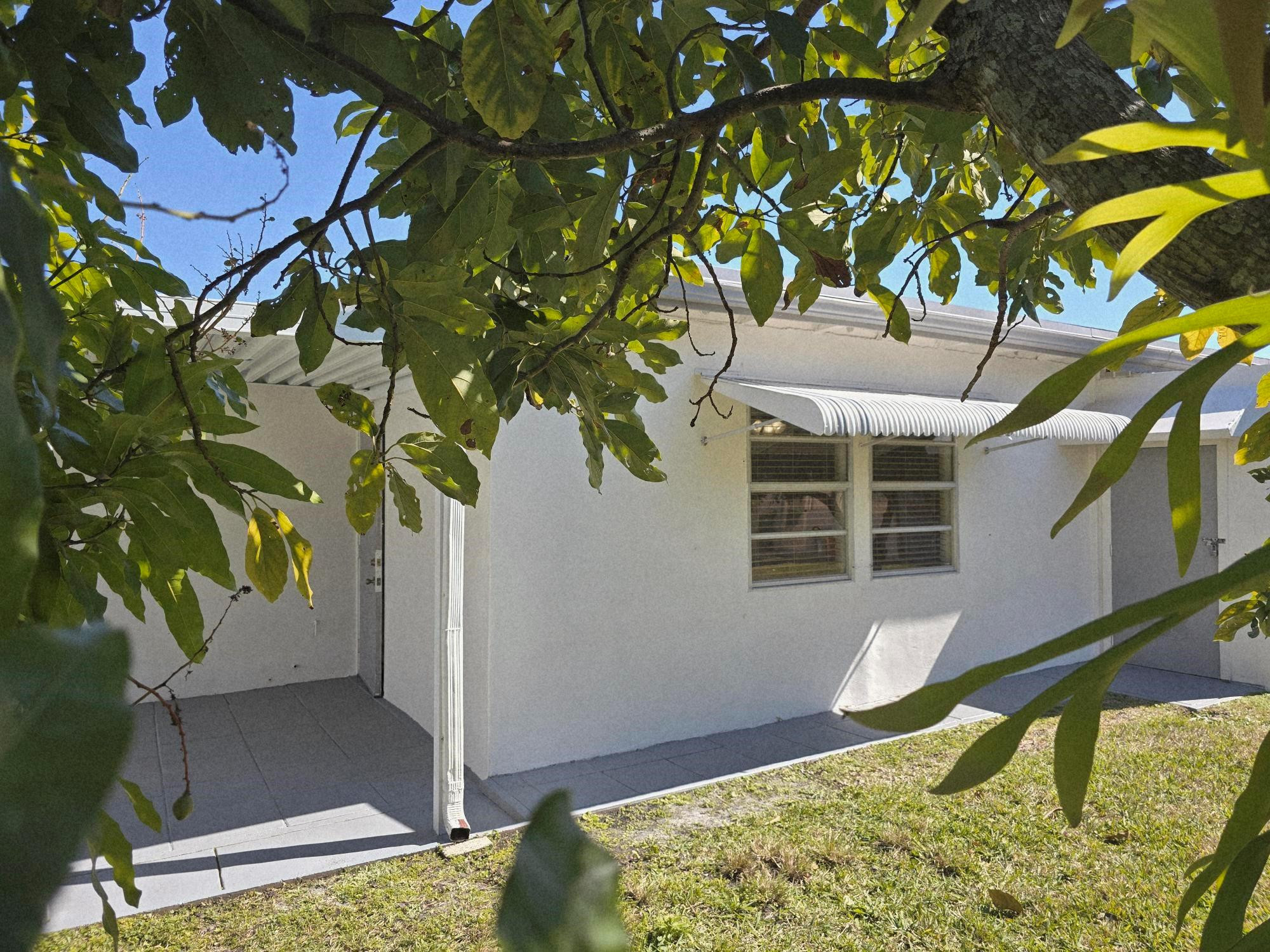 MAINLANDS OF TAMARAC LAKE - Residential Lease