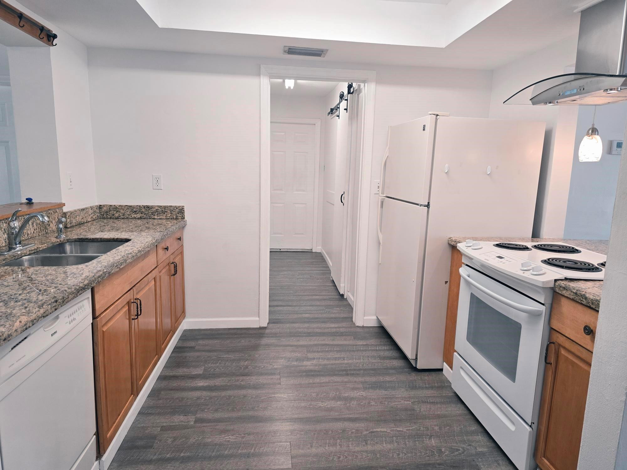 MAINLANDS OF TAMARAC LAKE - Residential Lease