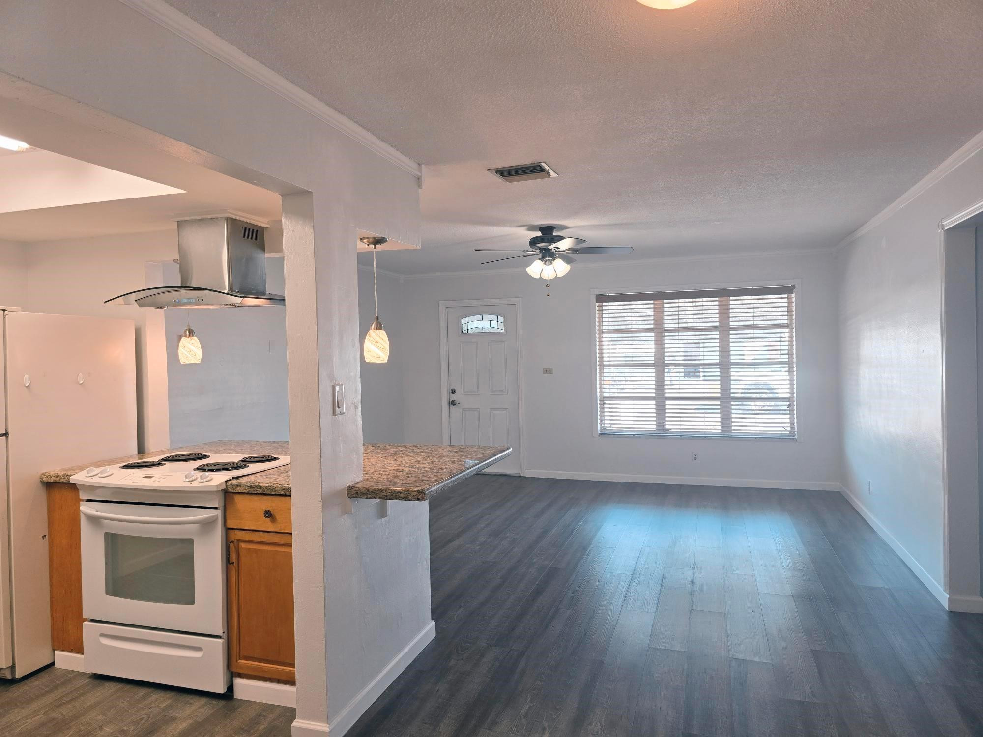 MAINLANDS OF TAMARAC LAKE - Residential Lease