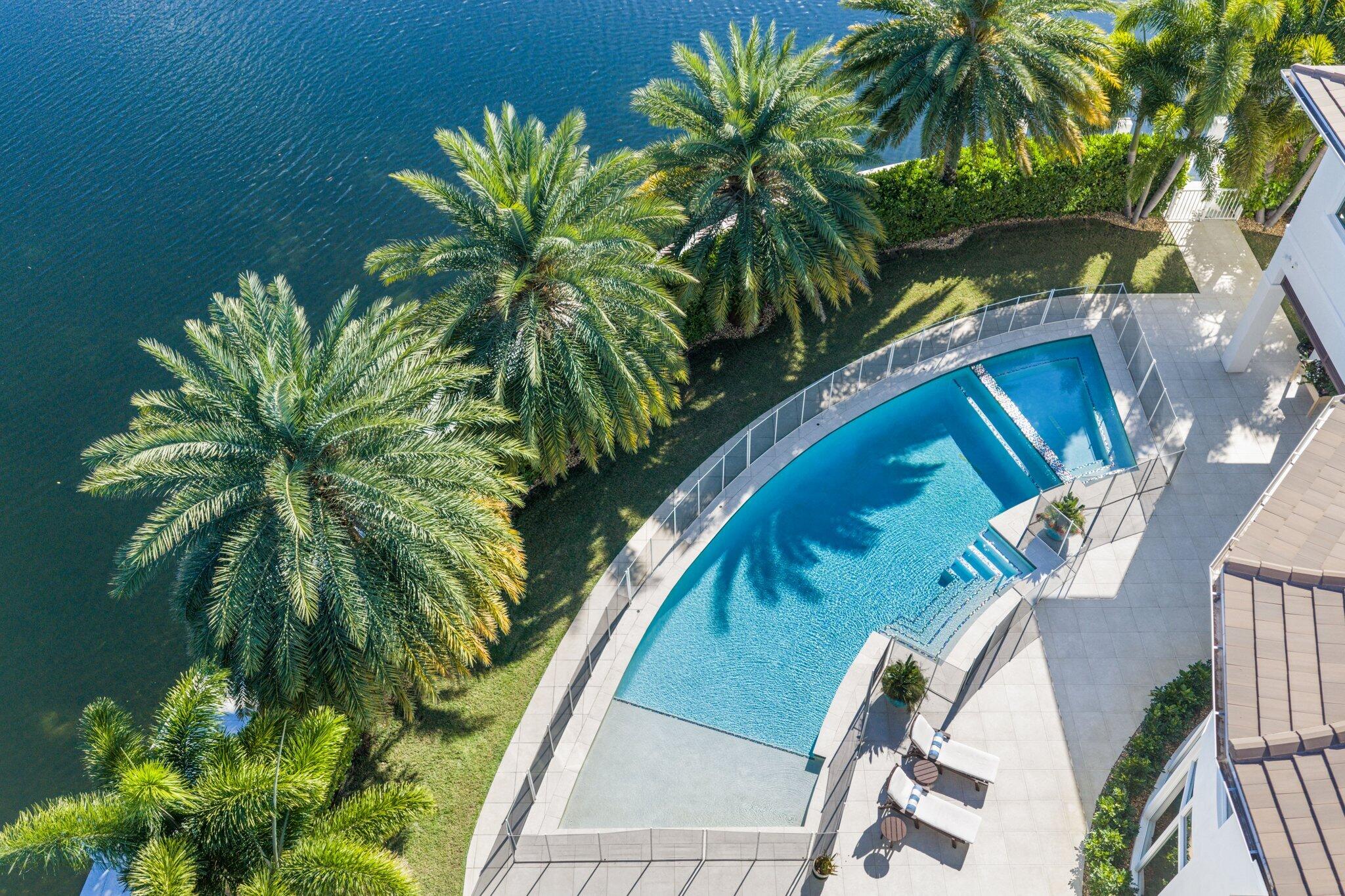 VENETIAN ISLES 1ST SEC - Residential
