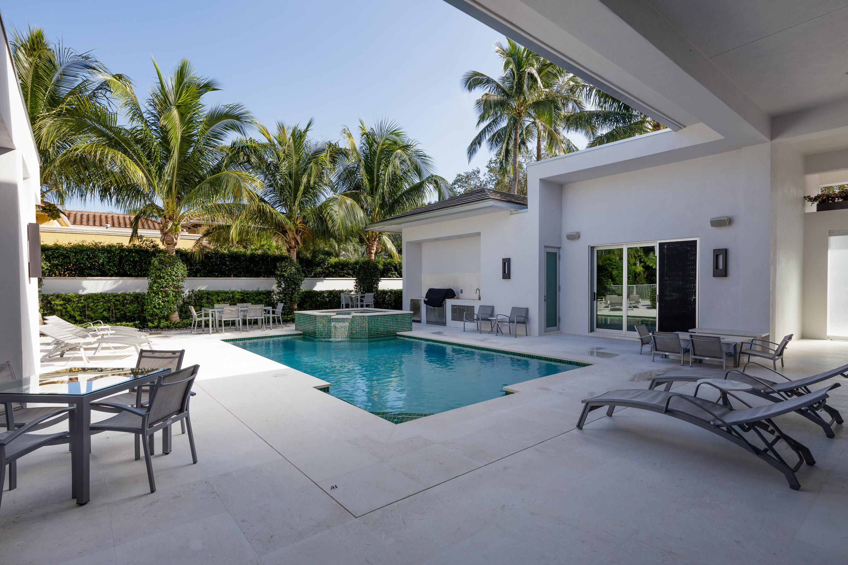 ADMIRALS COVE - Residential