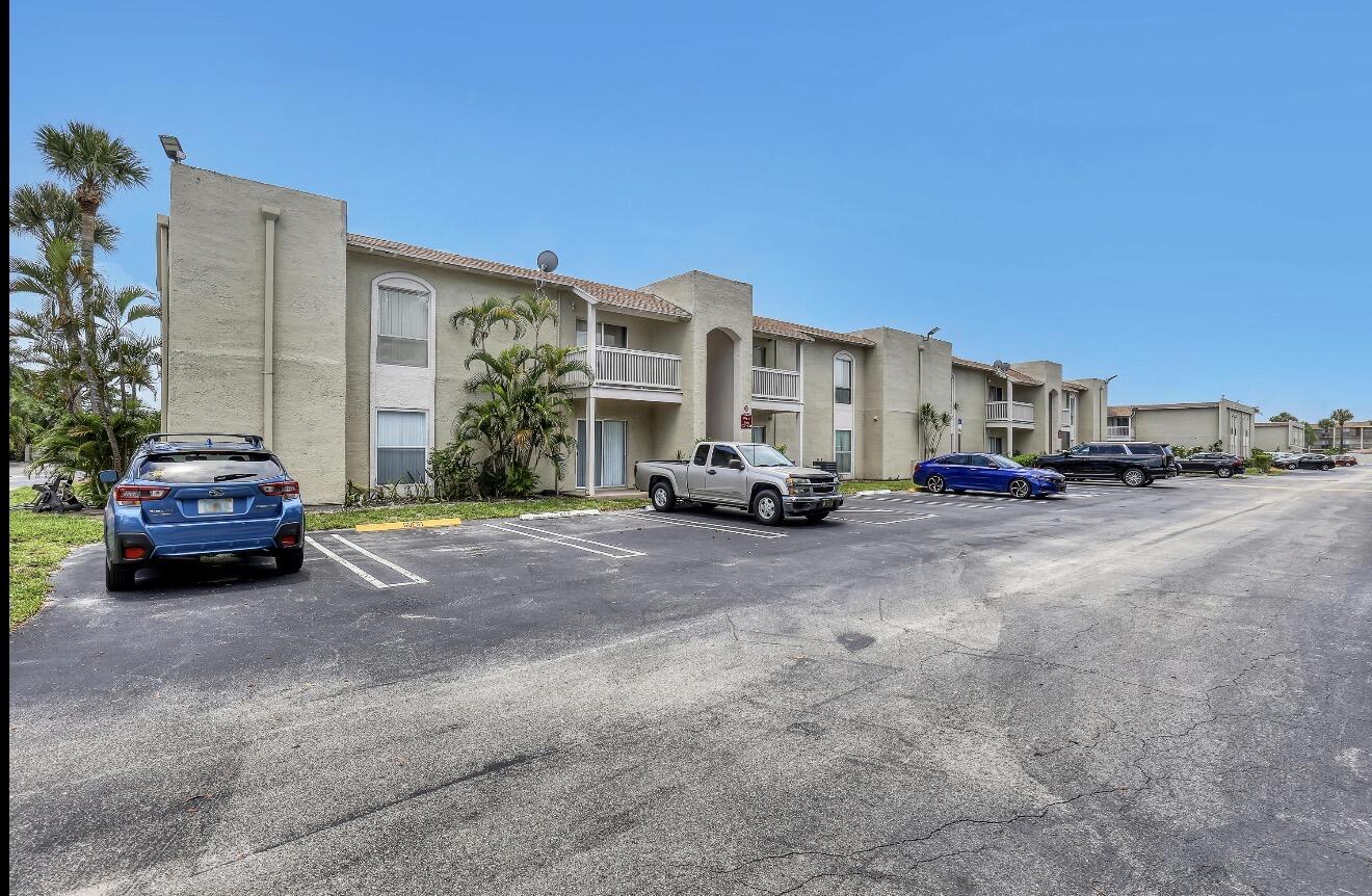 CROSS CREEK CONDO - Residential