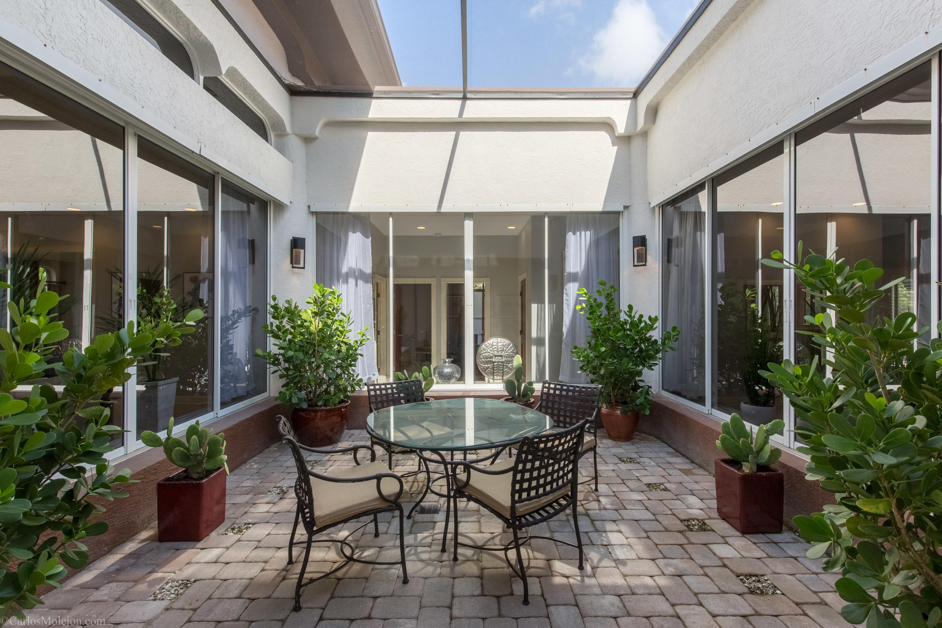 PALM BEACH POINT - Residential