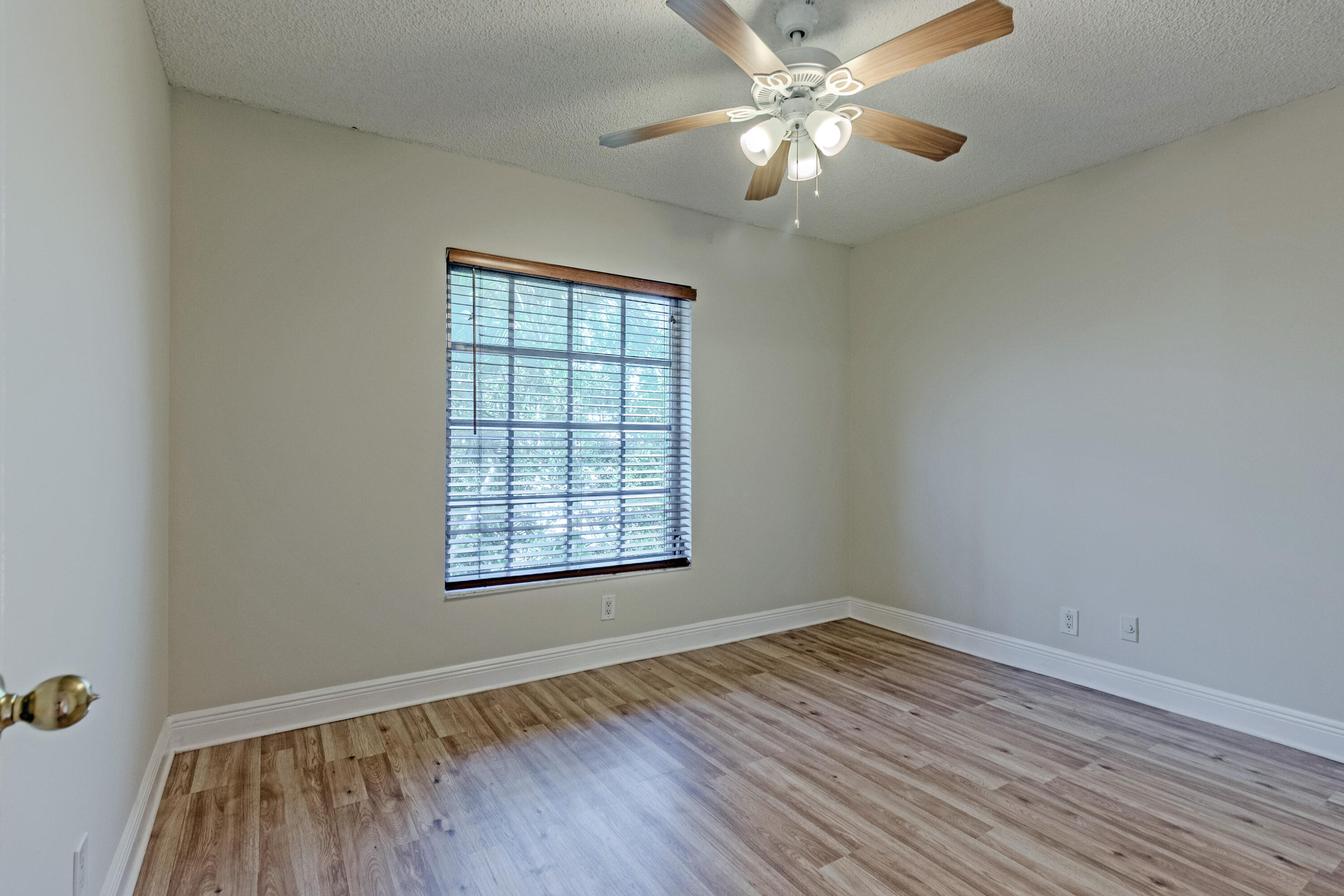 IMPERIAL POINT COLONNADES CONDO - Residential