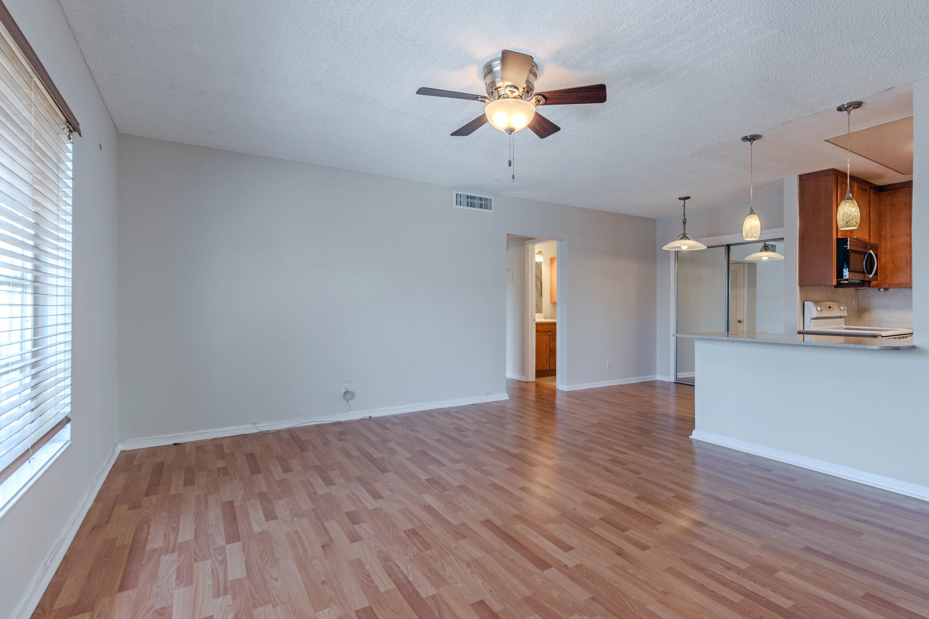 IMPERIAL POINT COLONNADES CONDO - Residential