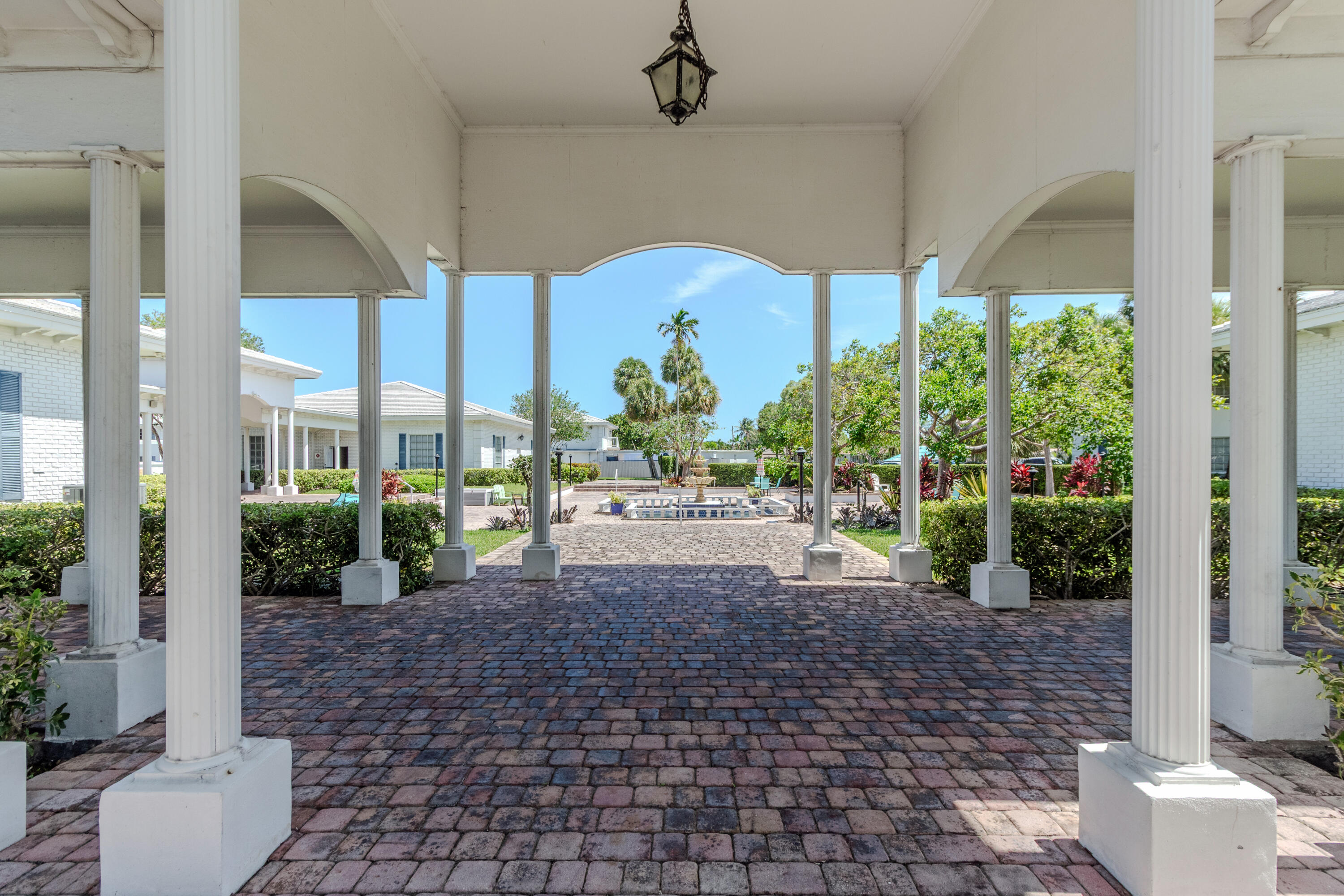 IMPERIAL POINT COLONNADES CONDO - Residential