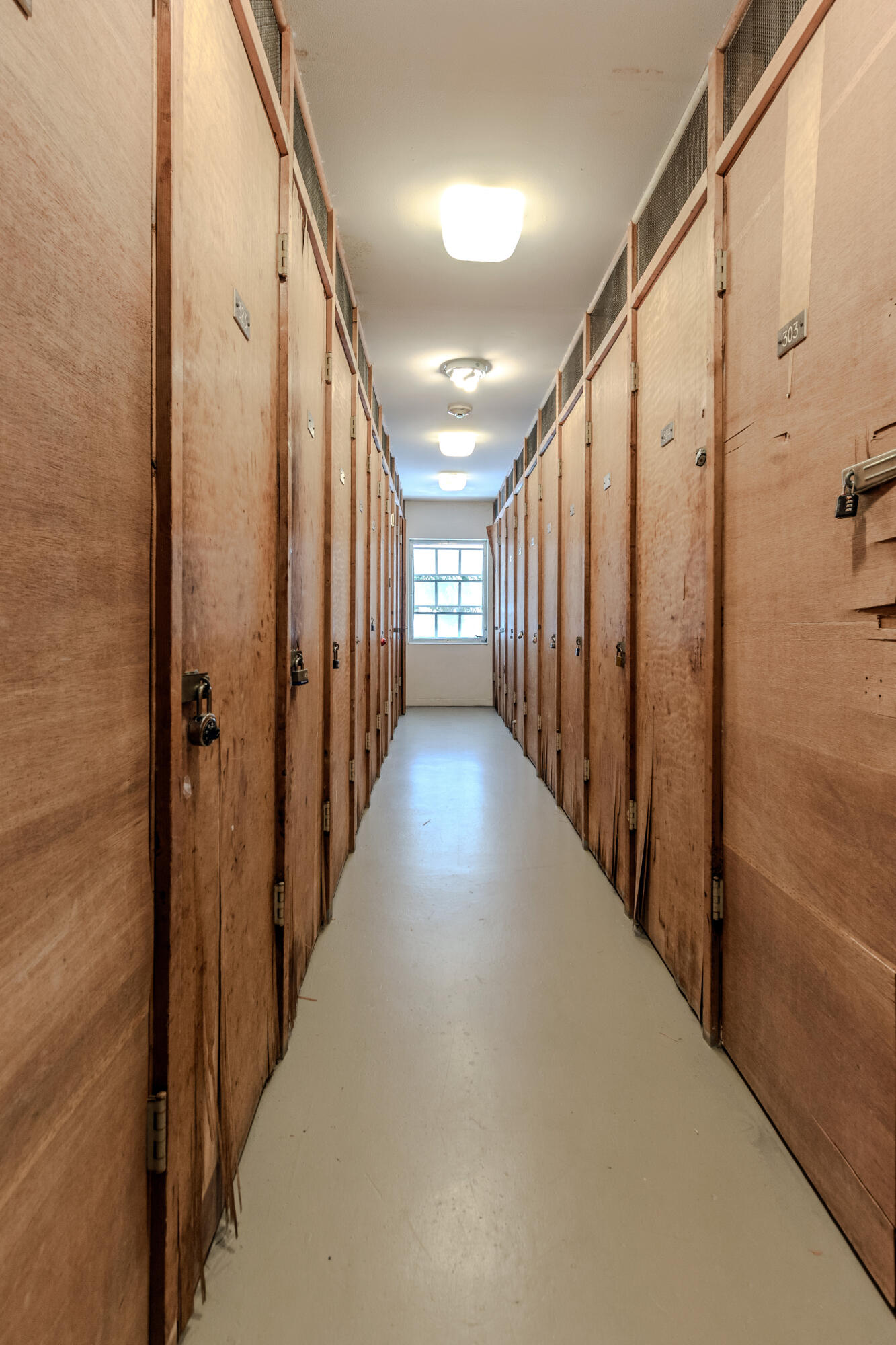 IMPERIAL POINT COLONNADES CONDO - Residential