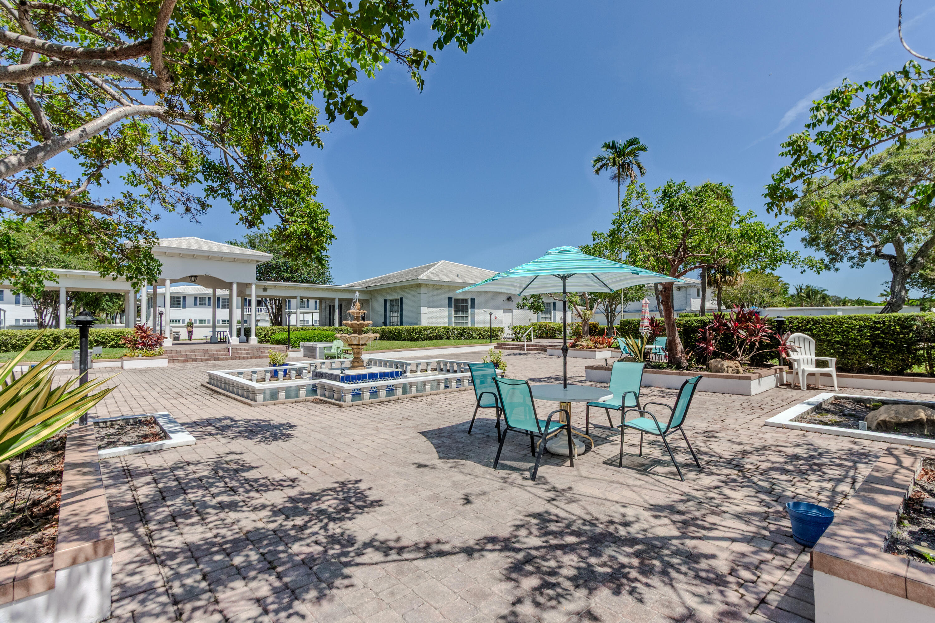 IMPERIAL POINT COLONNADES CONDO - Residential