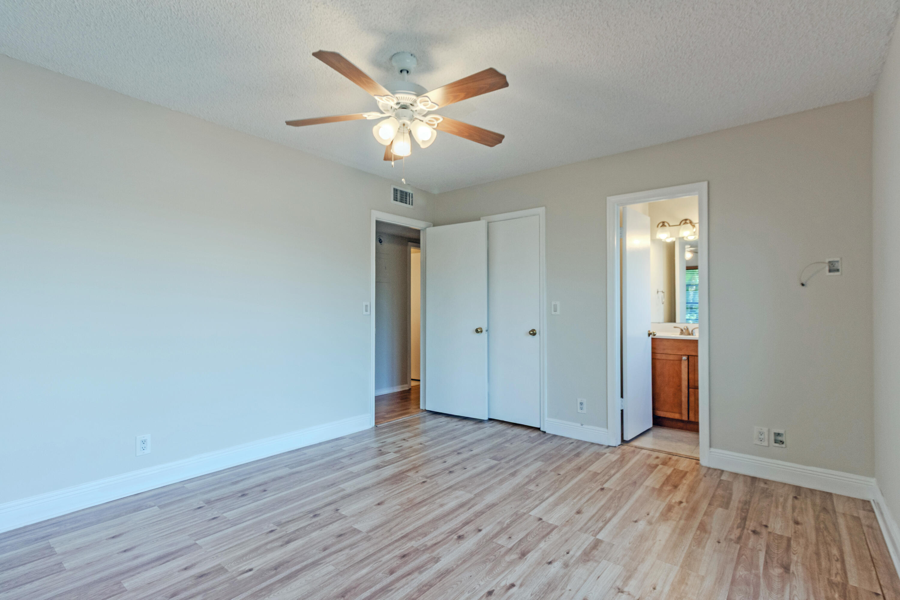 IMPERIAL POINT COLONNADES CONDO - Residential