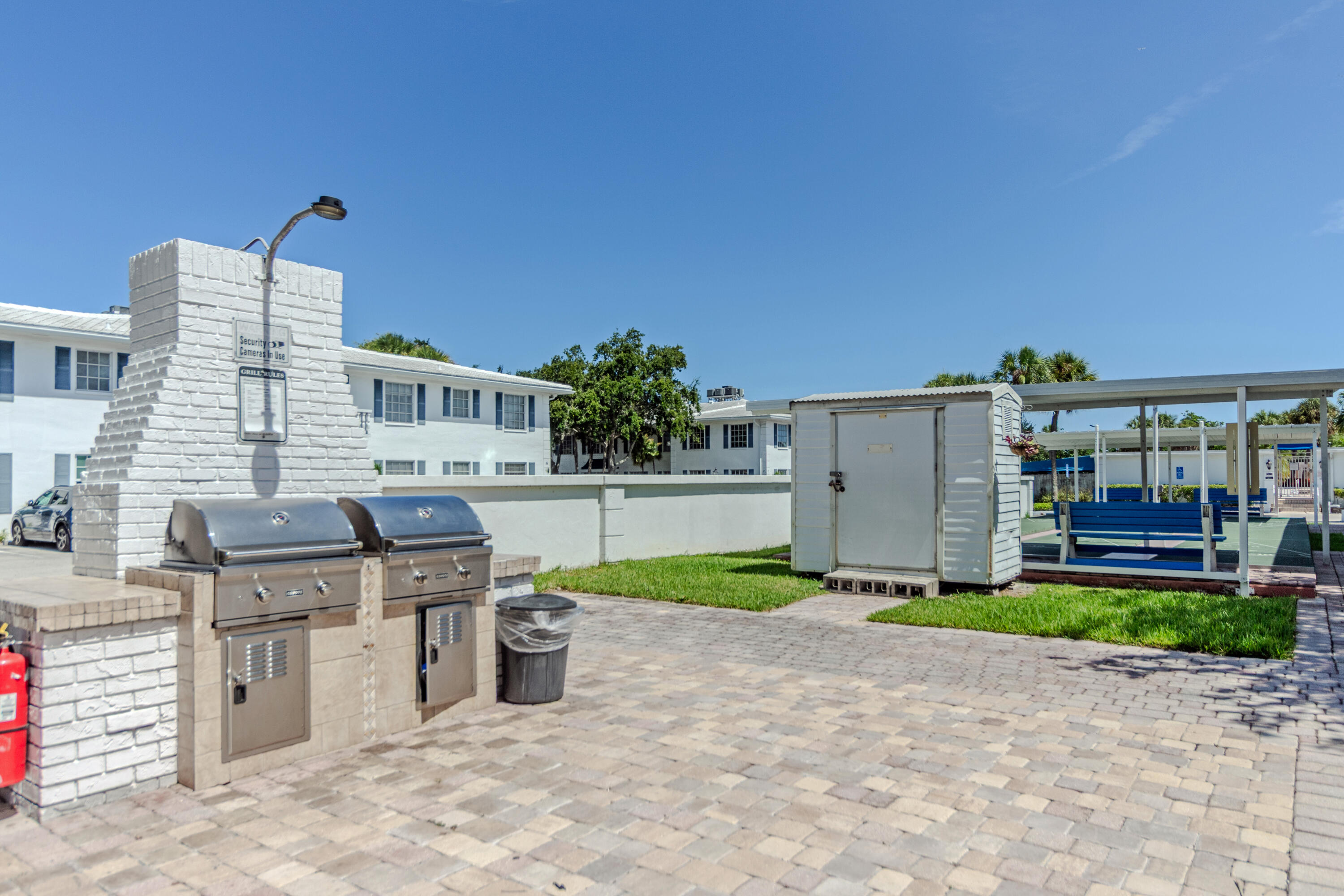 IMPERIAL POINT COLONNADES CONDO - Residential