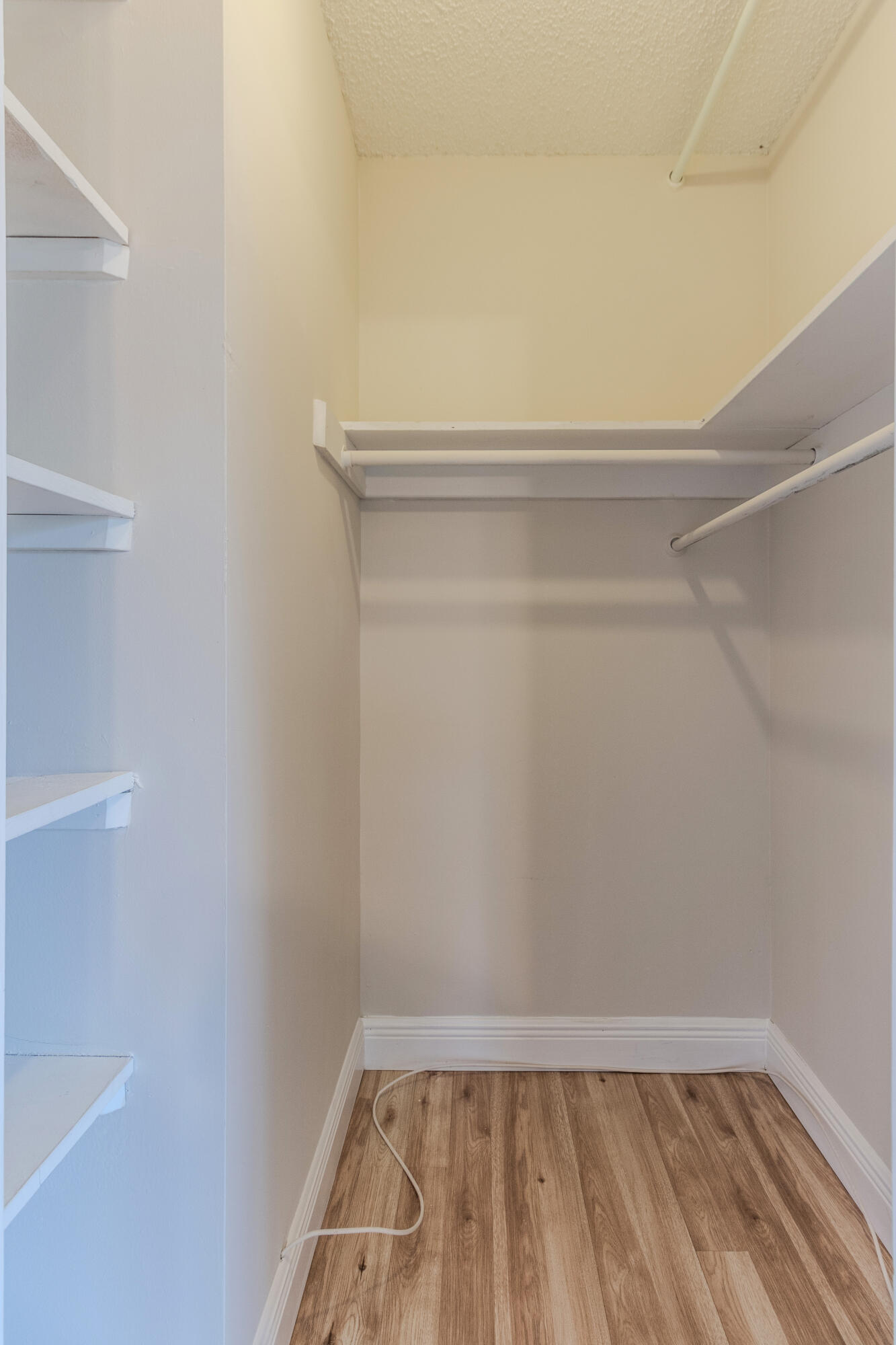 IMPERIAL POINT COLONNADES CONDO - Residential