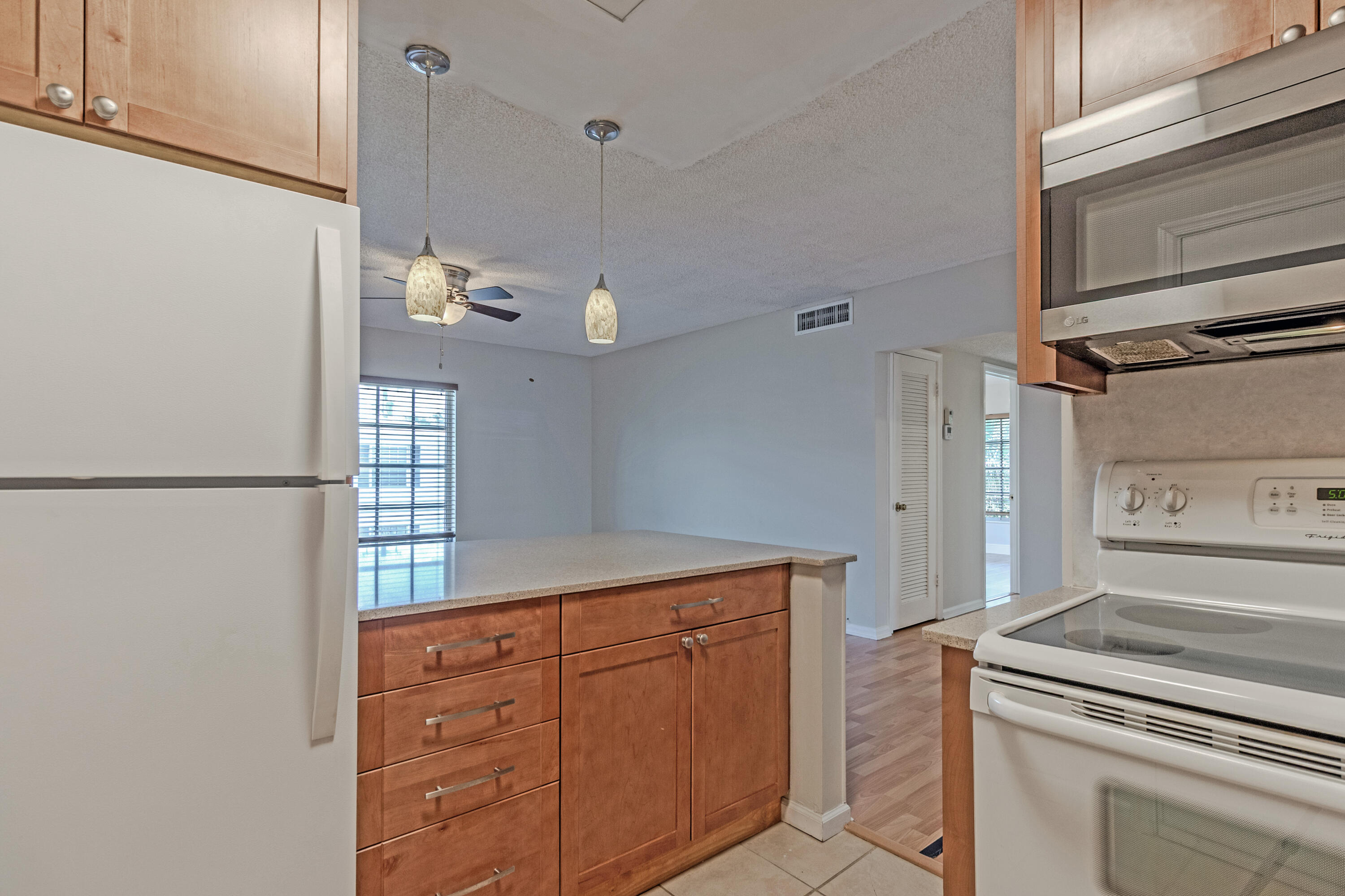 IMPERIAL POINT COLONNADES CONDO - Residential