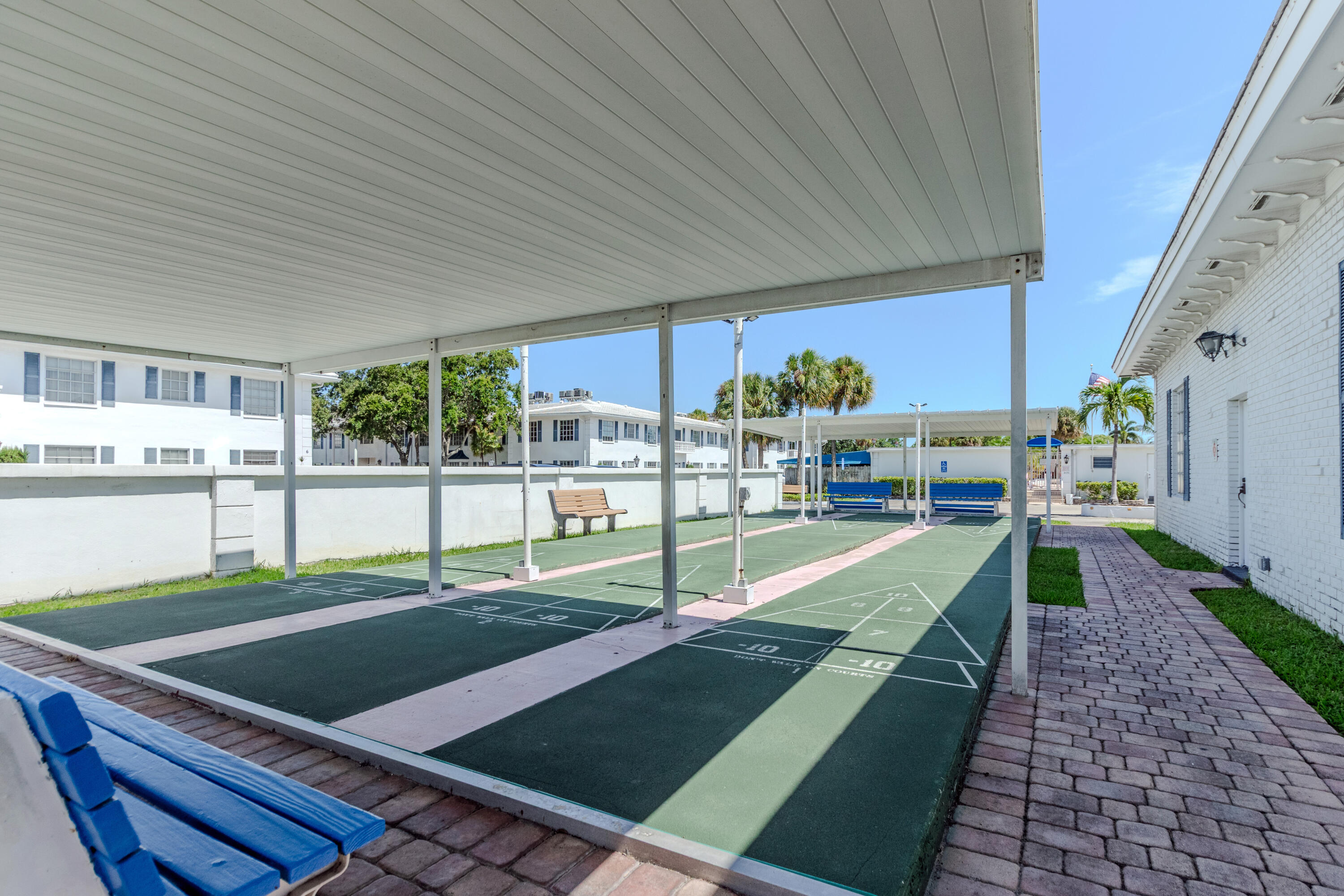 IMPERIAL POINT COLONNADES CONDO - Residential