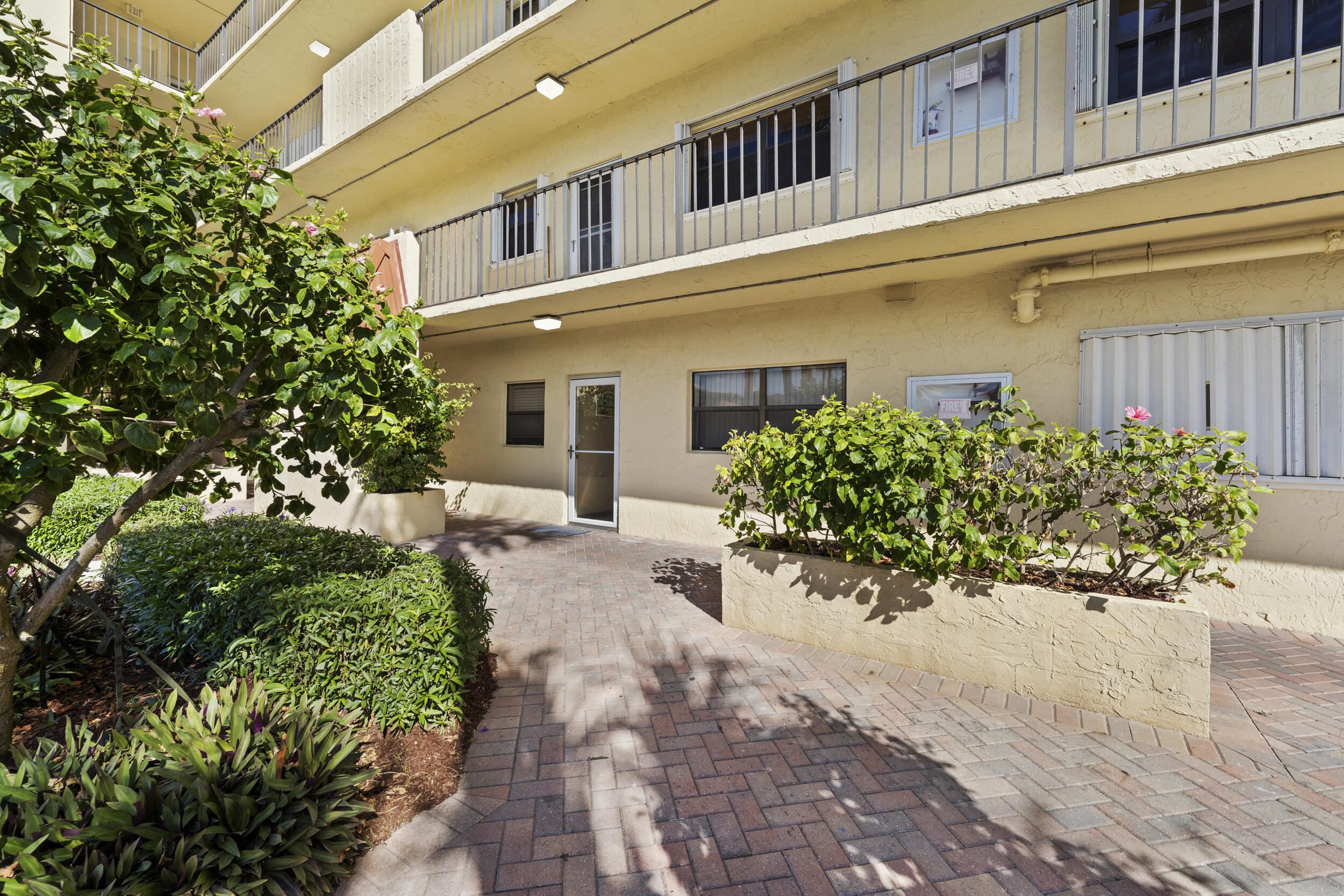 SAND DOLLAR VILLAS CONDOMINIUM C - Residential