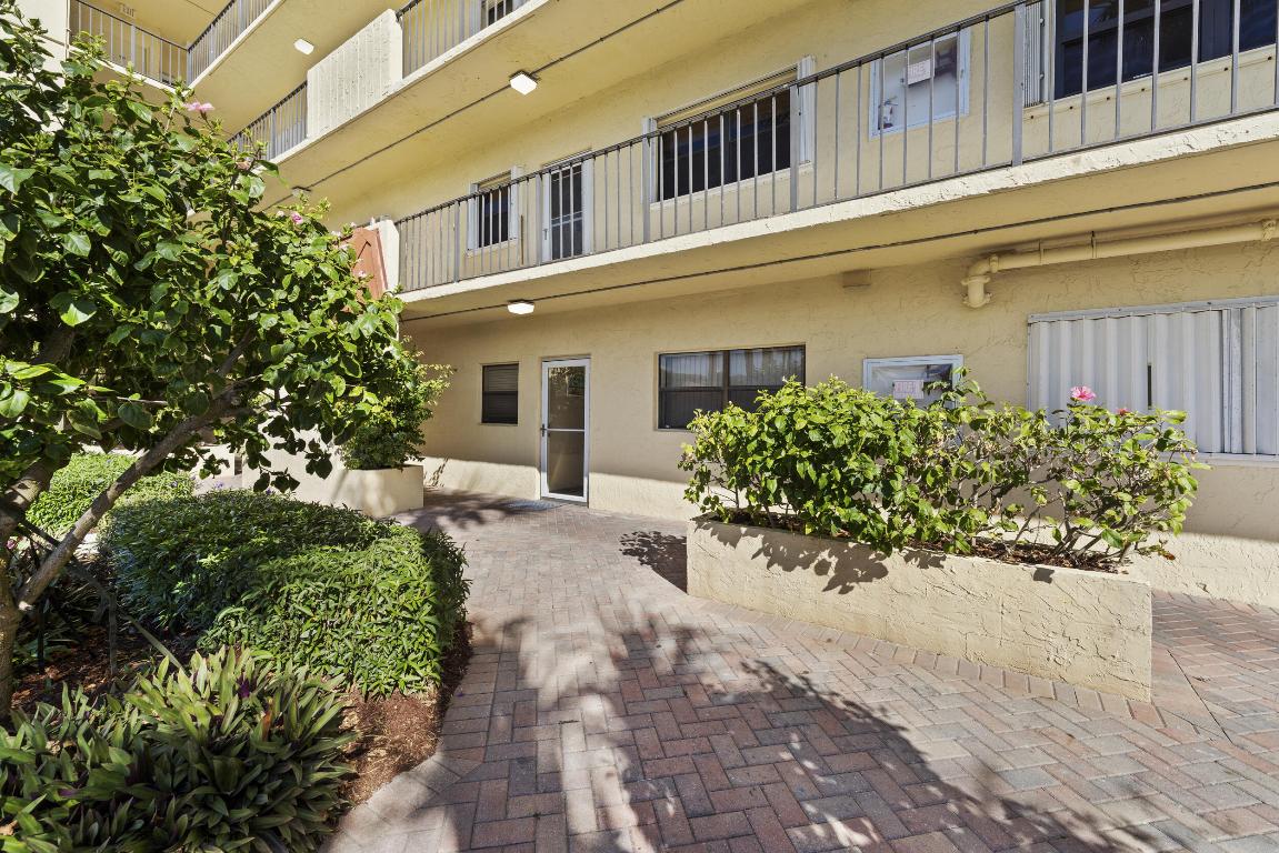 SAND DOLLAR VILLAS CONDOMINIUM C - Residential