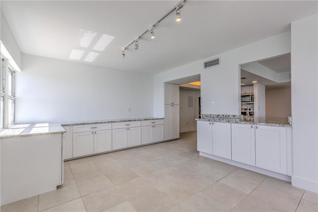 SOUTHPOINT - Residential
