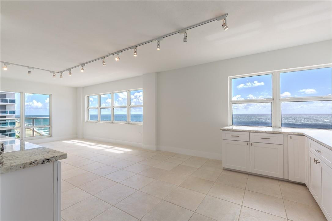 SOUTHPOINT - Residential