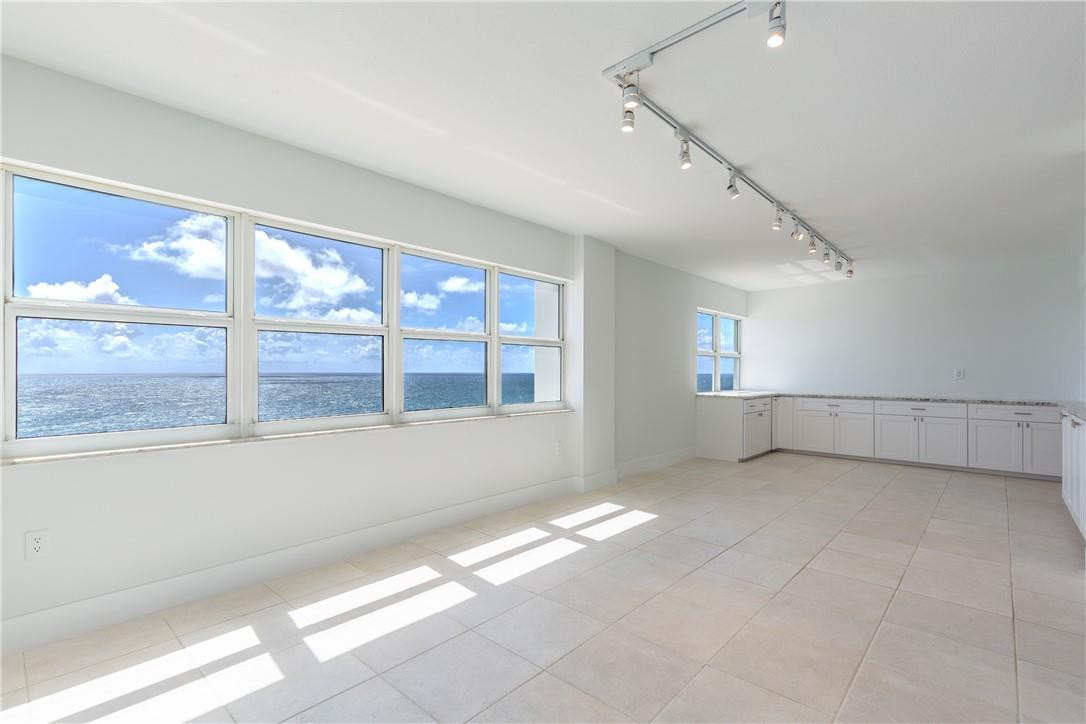 SOUTHPOINT - Residential