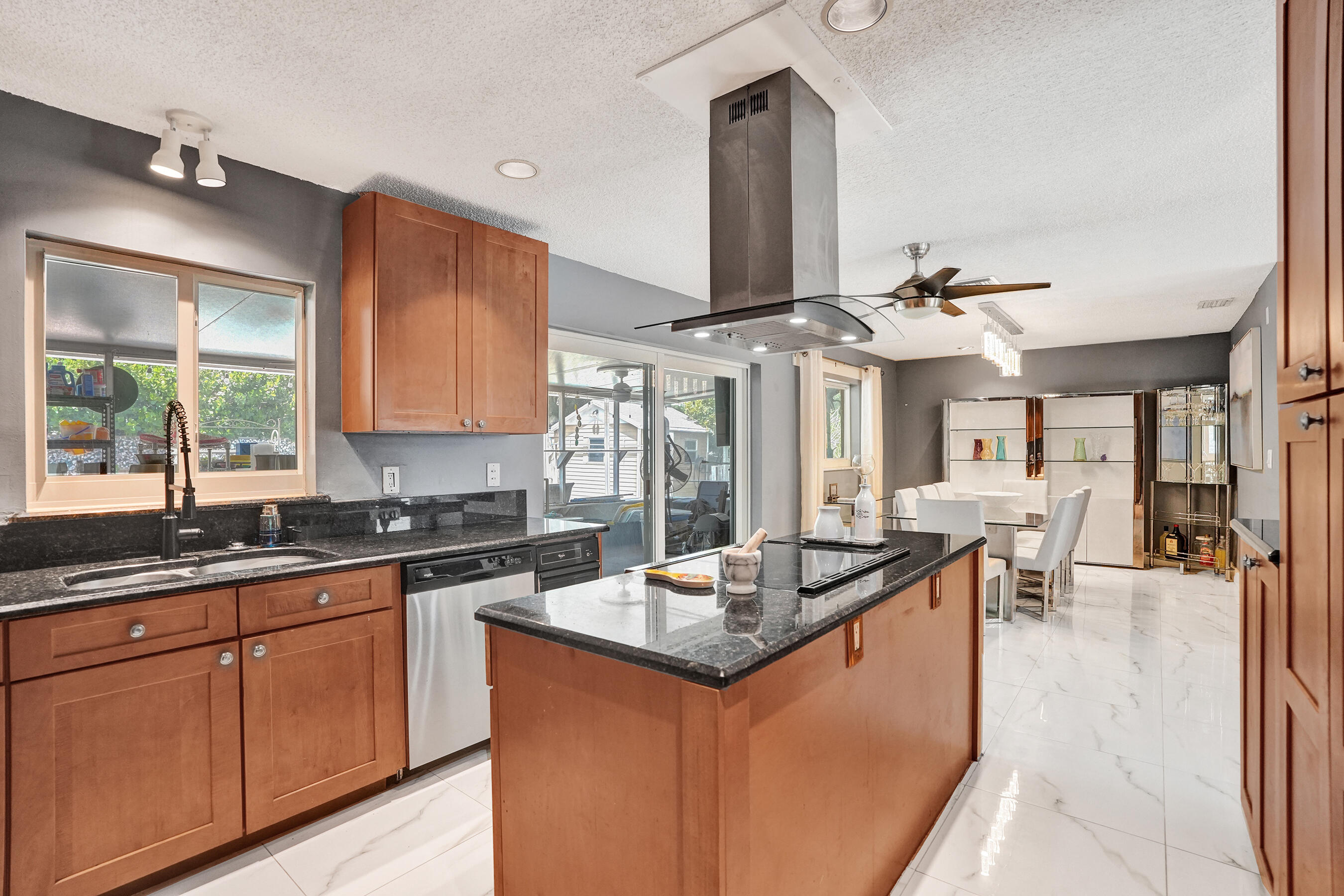 FAIRLAWN 1ST ADD - Residential