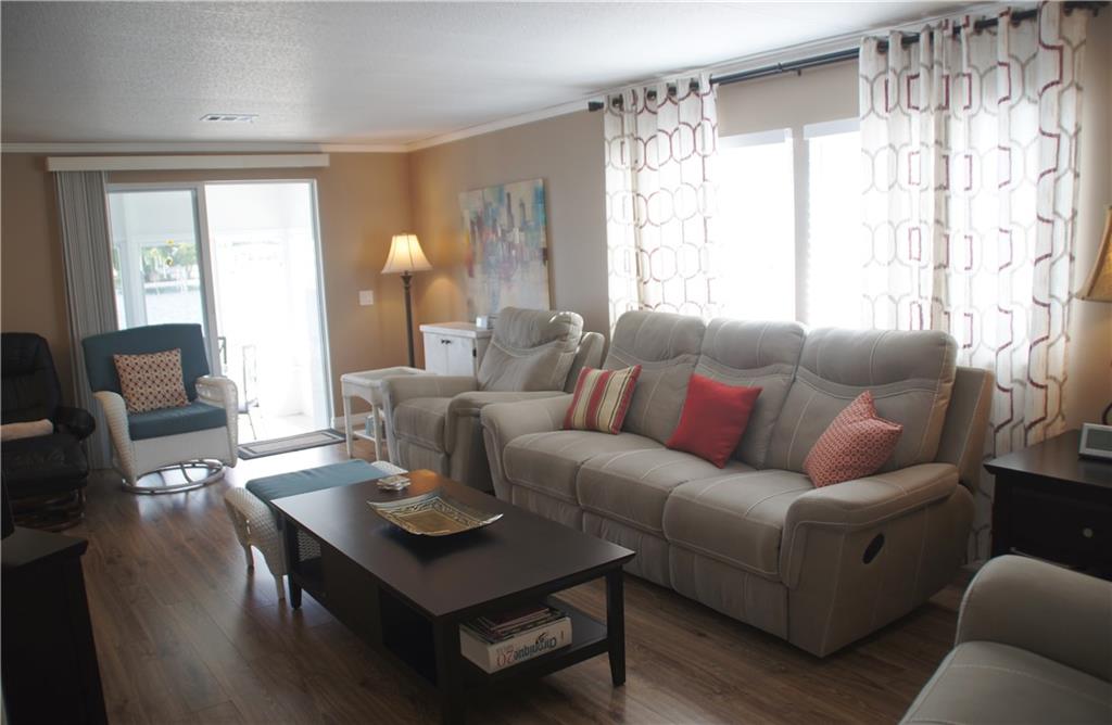 Ravenswood Estates & Mari - Residential