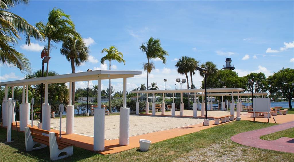 Ravenswood Estates & Mari - Residential