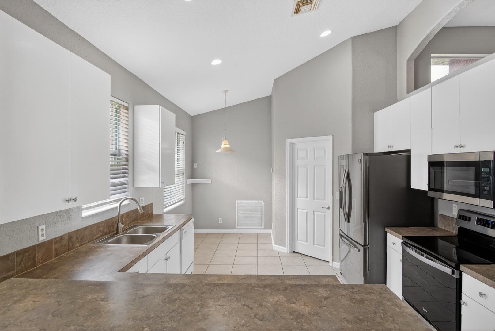 ST JAMES GOLF CLUB PARCEL C PHASE 3 - Residential Lease