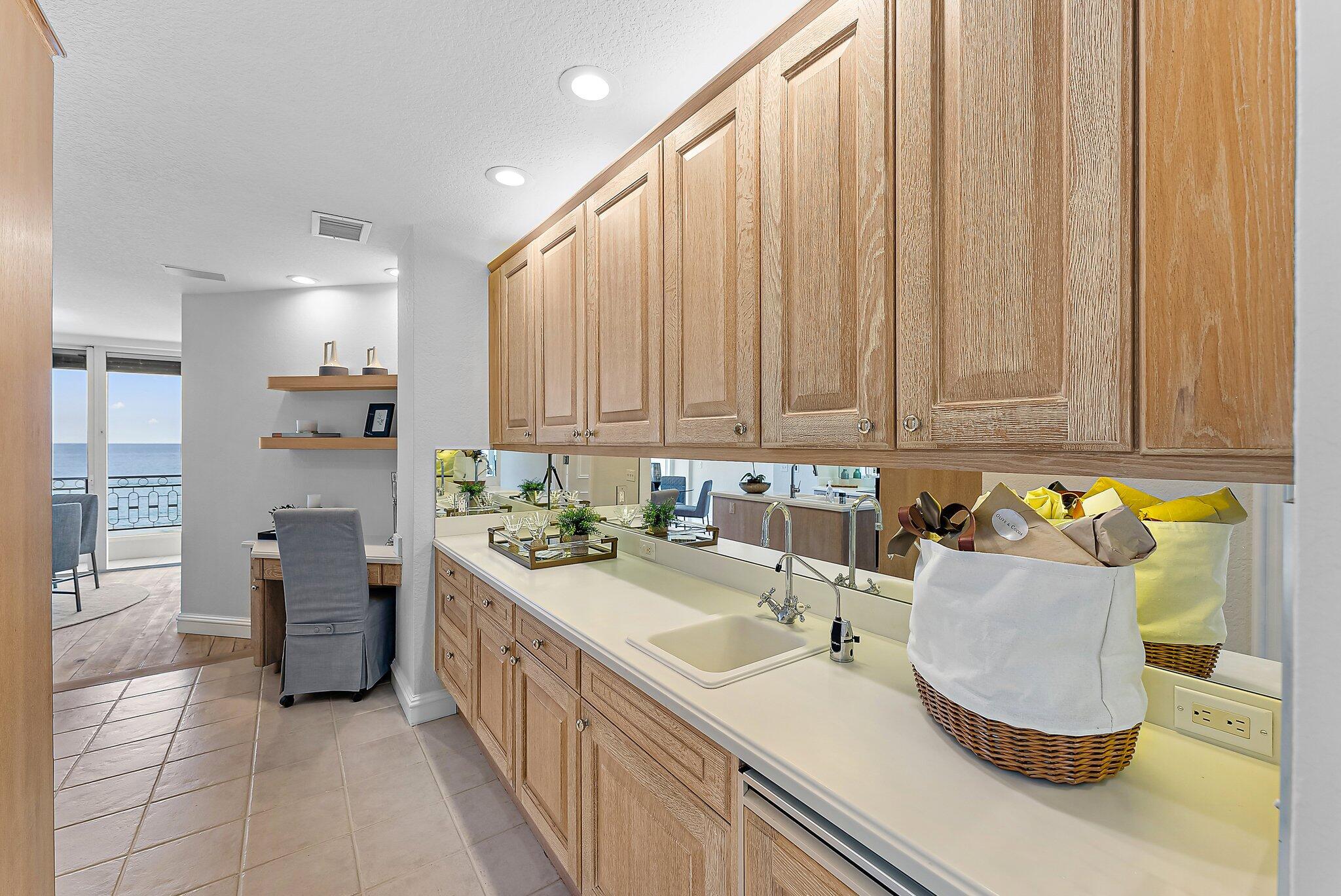 CLARIDGE JUPITER ISLAND CONDO - Residential