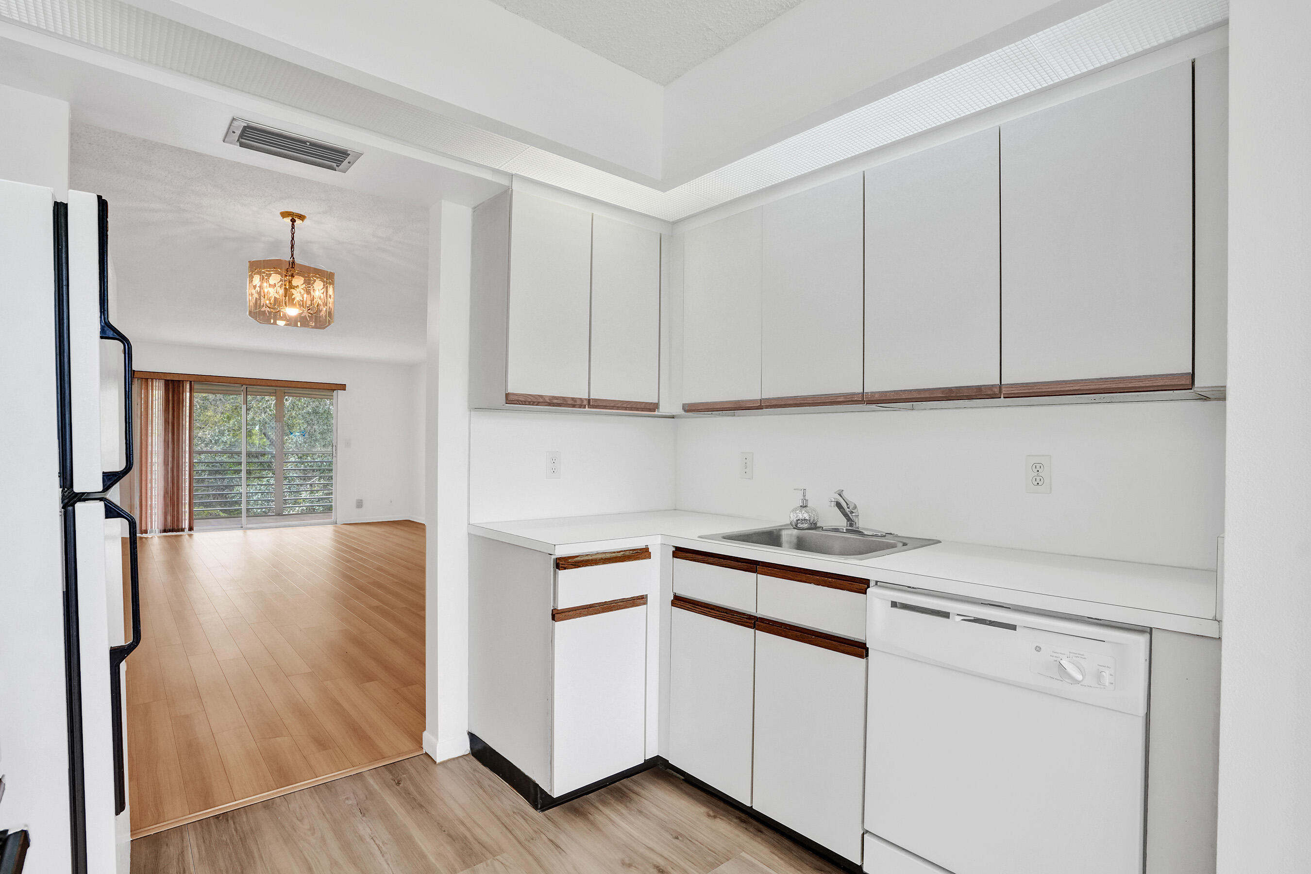 CAYMAN VILLAGE A CONDO - Residential Lease