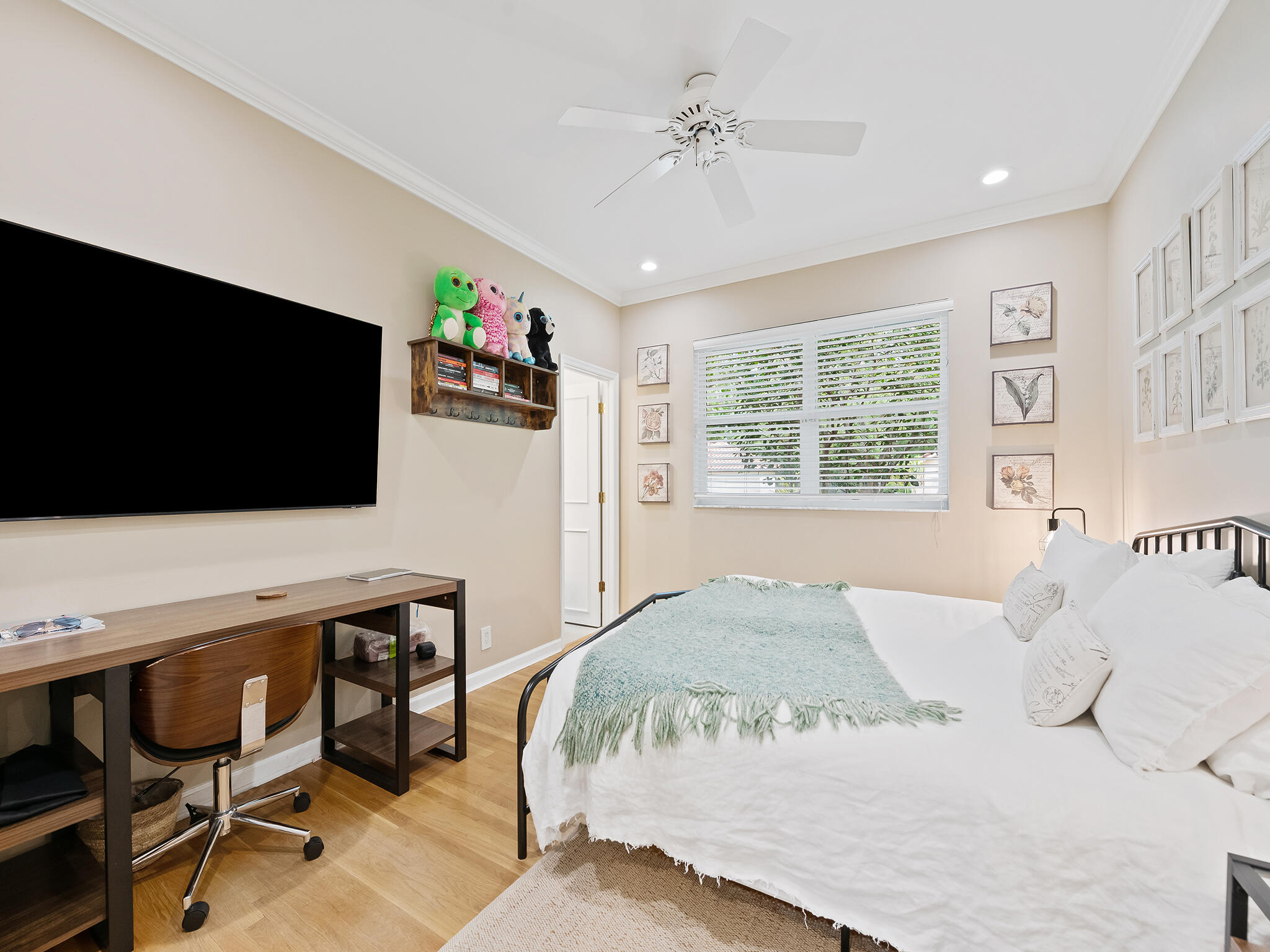 TEQUESTA LAKES - COUNTRY ISLES - Residential