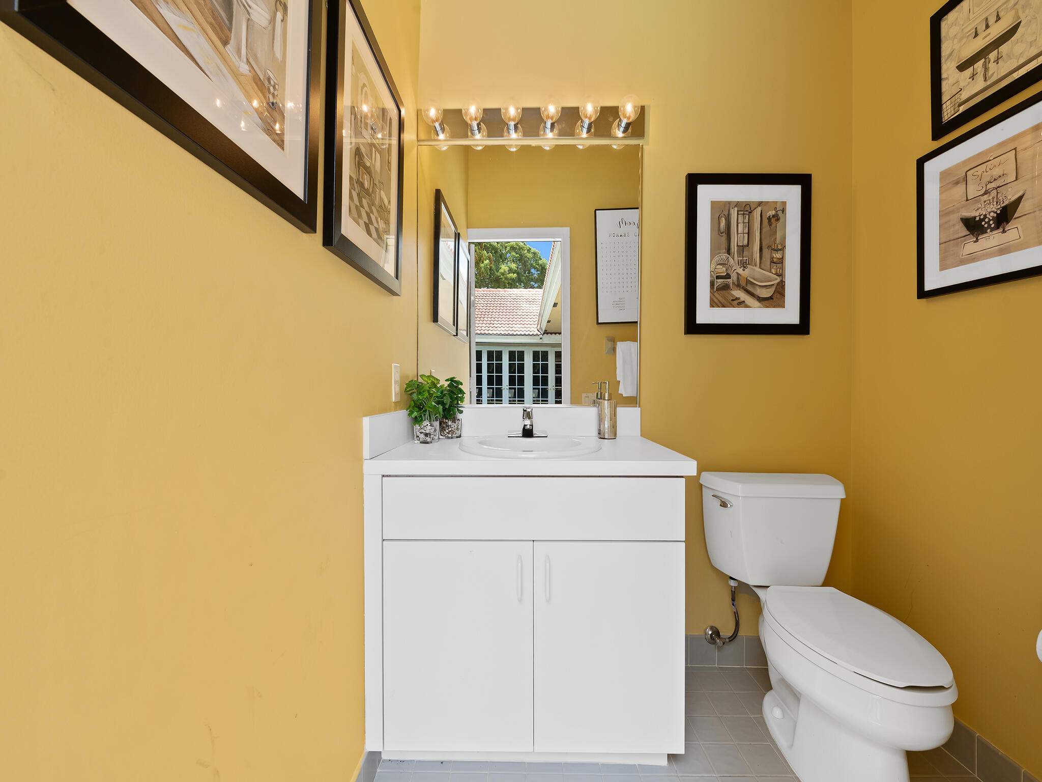 TEQUESTA LAKES - COUNTRY ISLES - Residential