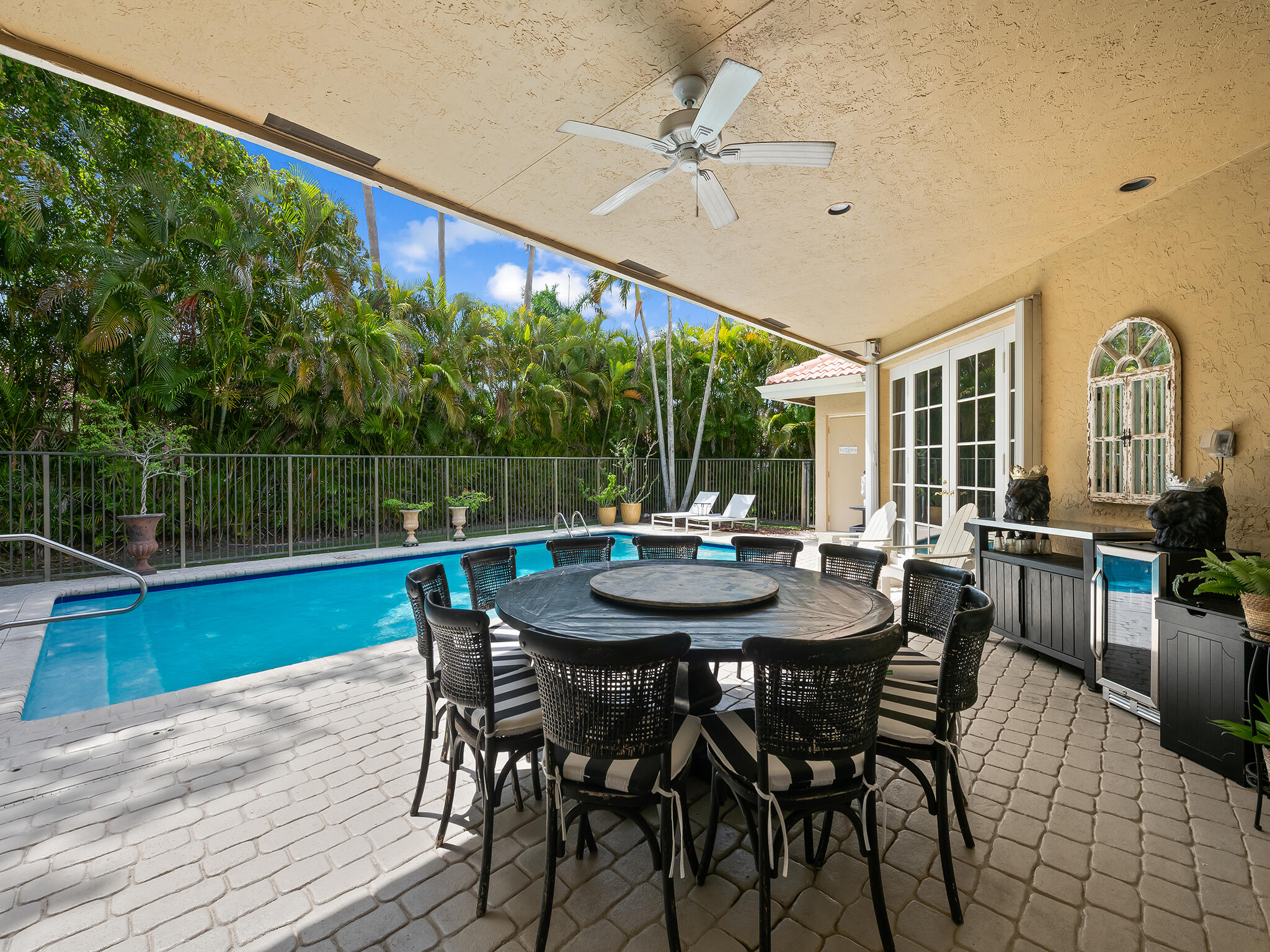 TEQUESTA LAKES - COUNTRY ISLES - Residential