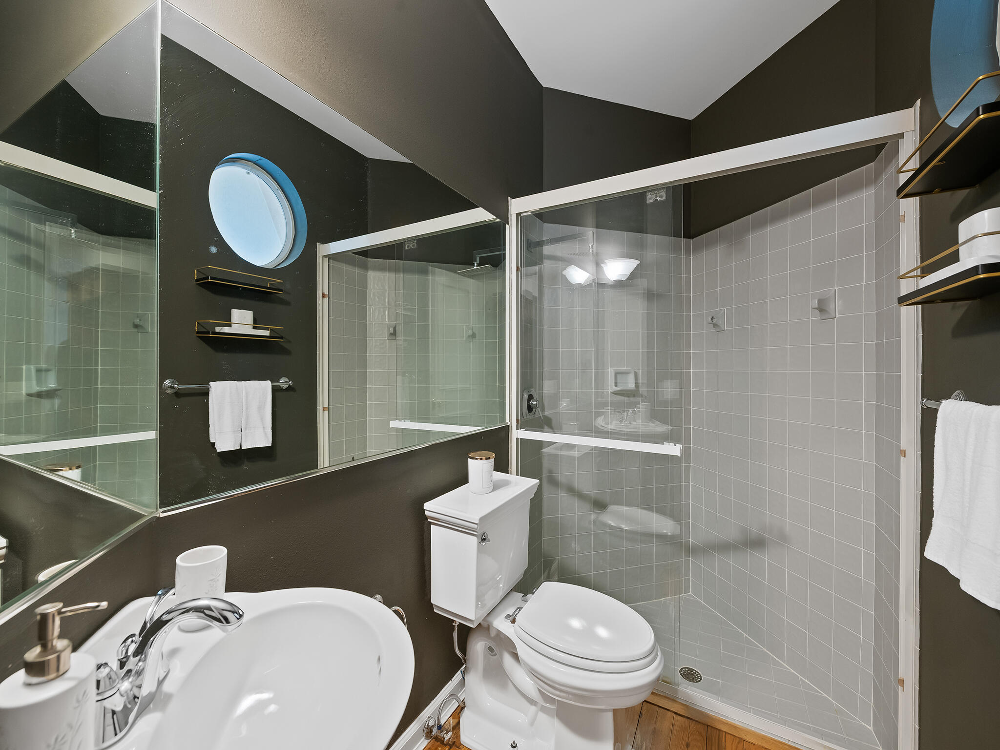 TEQUESTA LAKES - COUNTRY ISLES - Residential