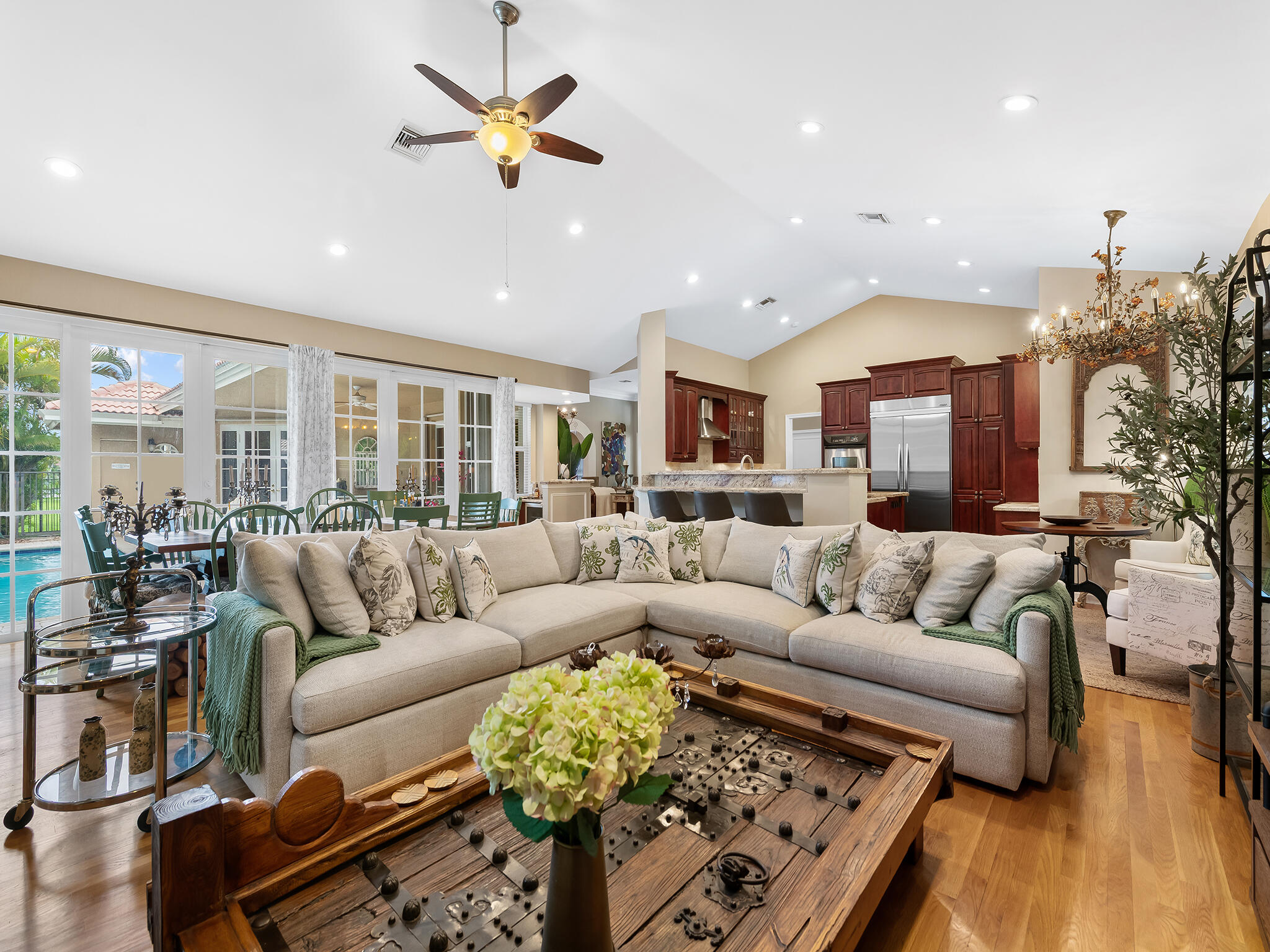 TEQUESTA LAKES - COUNTRY ISLES - Residential