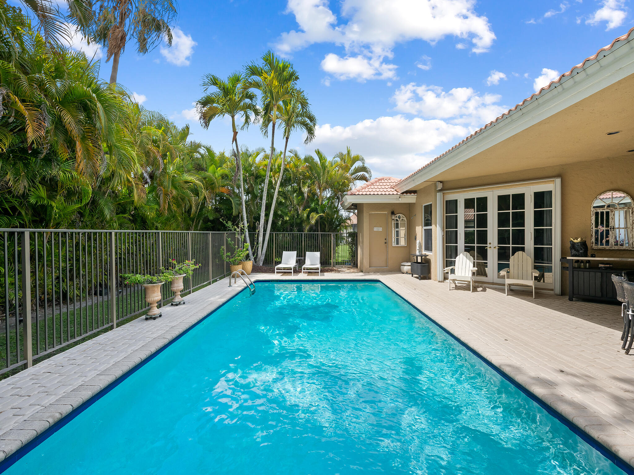 TEQUESTA LAKES - COUNTRY ISLES - Residential