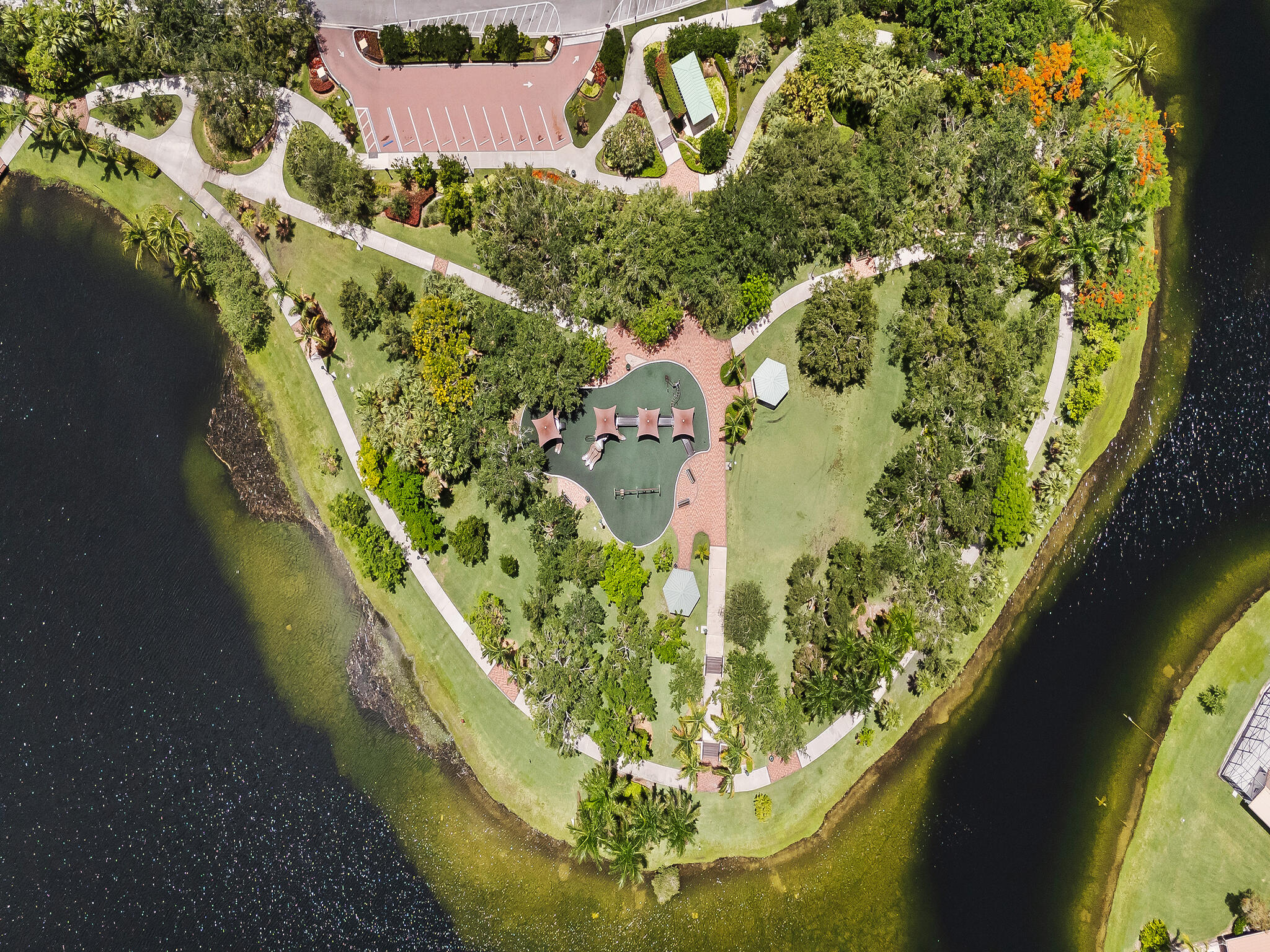 TEQUESTA LAKES - COUNTRY ISLES - Residential