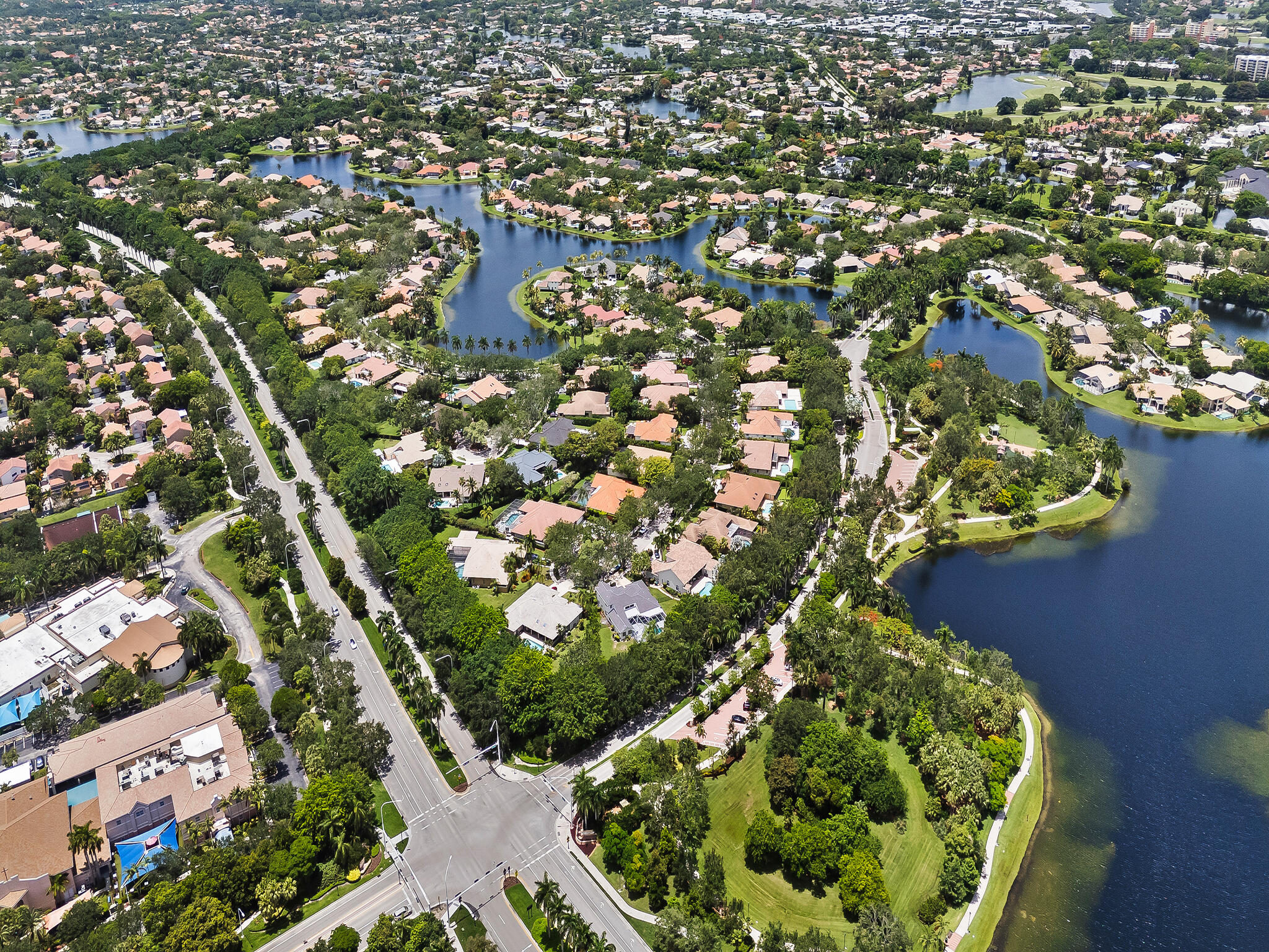 TEQUESTA LAKES - COUNTRY ISLES - Residential