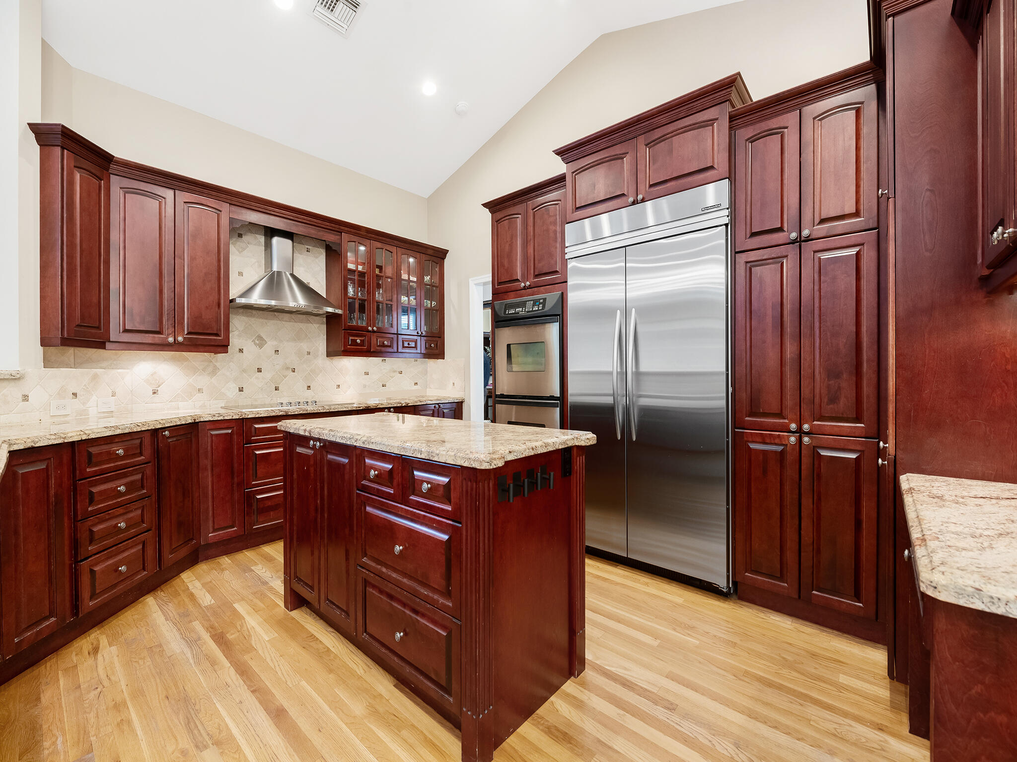TEQUESTA LAKES - COUNTRY ISLES - Residential