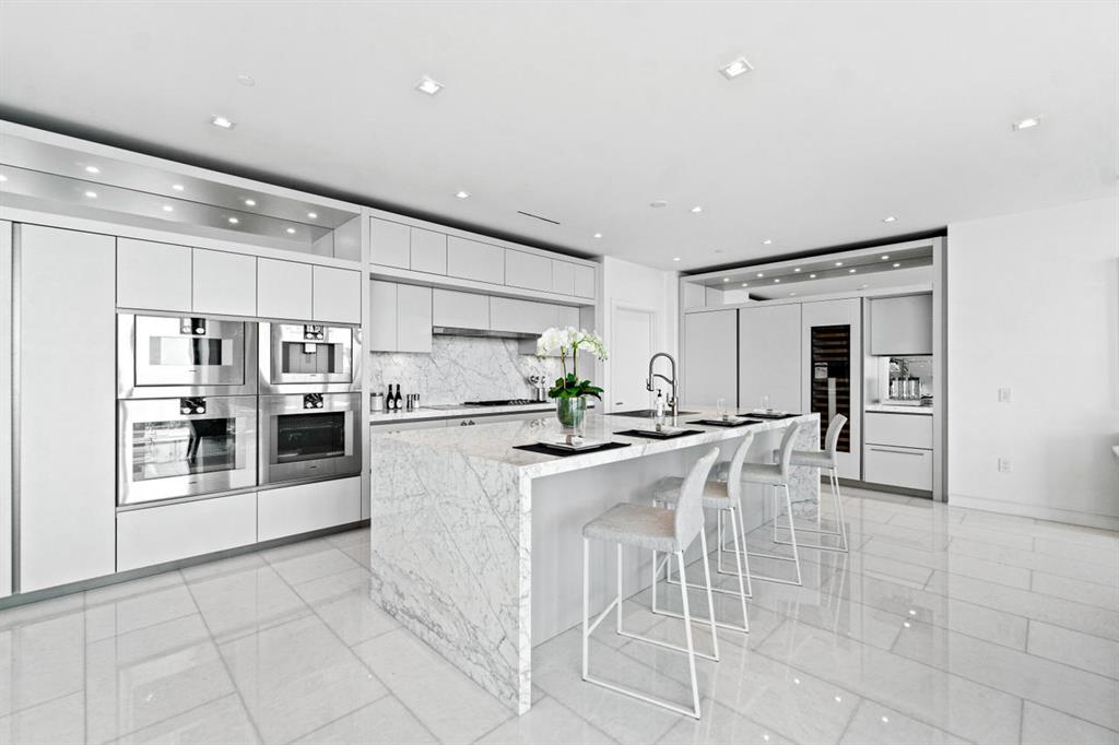 BRISTOL CONDO - Residential