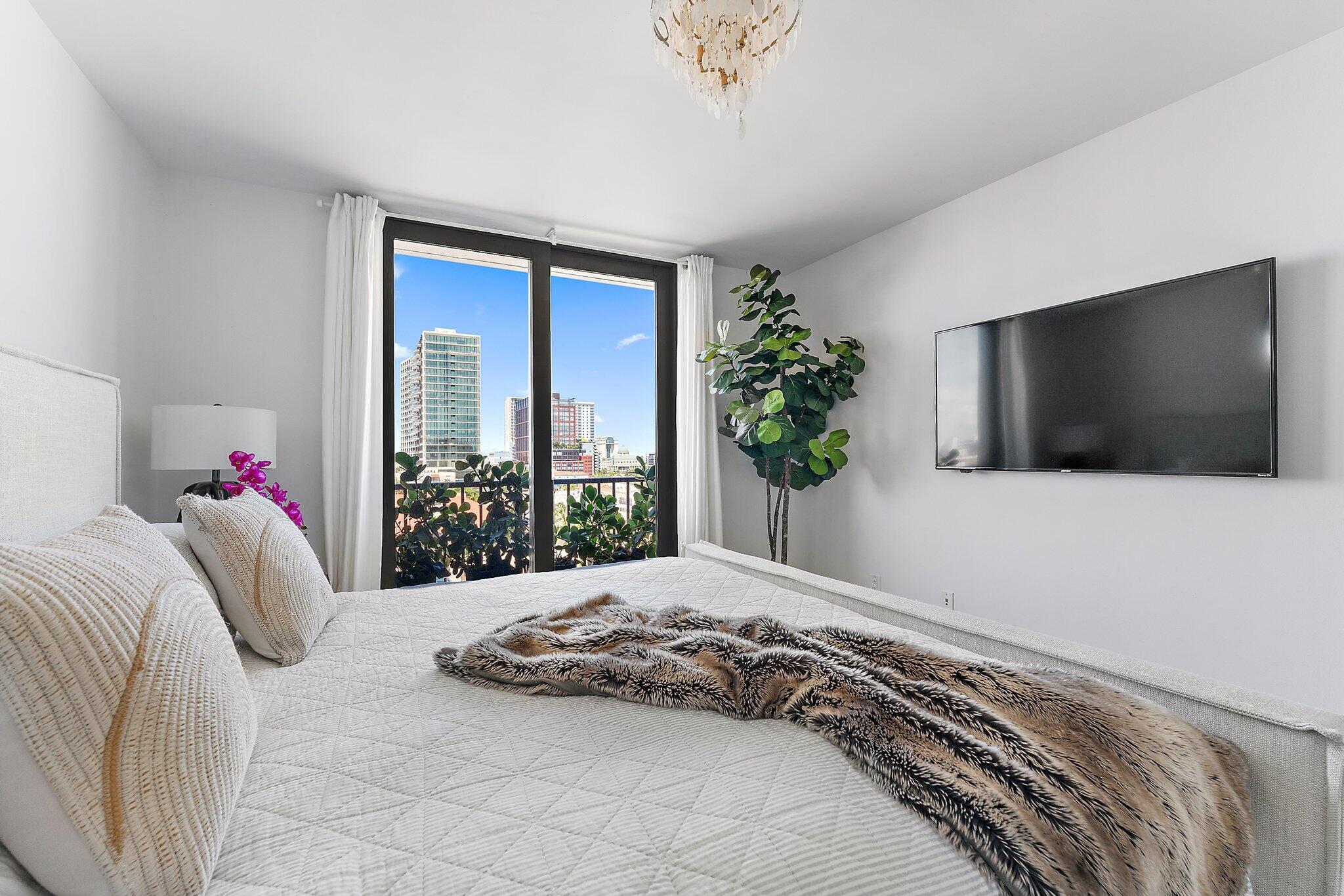 TOWER CONDO AT CITYPLACE - Residential Lease