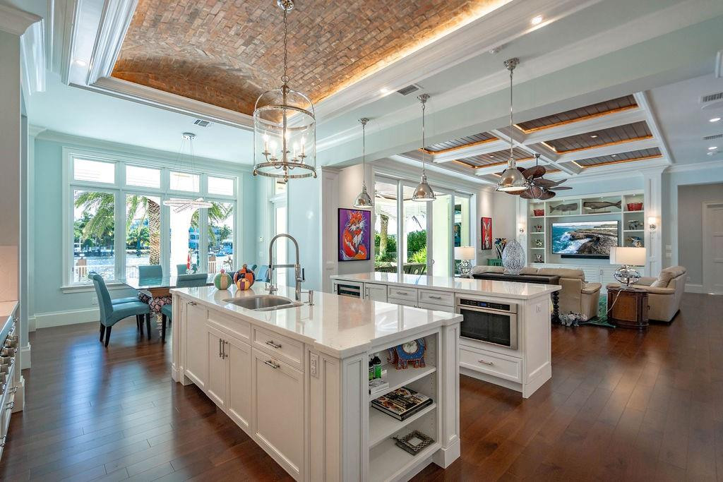 LIGHTHOUSE POINT FIRST SEC - Residential