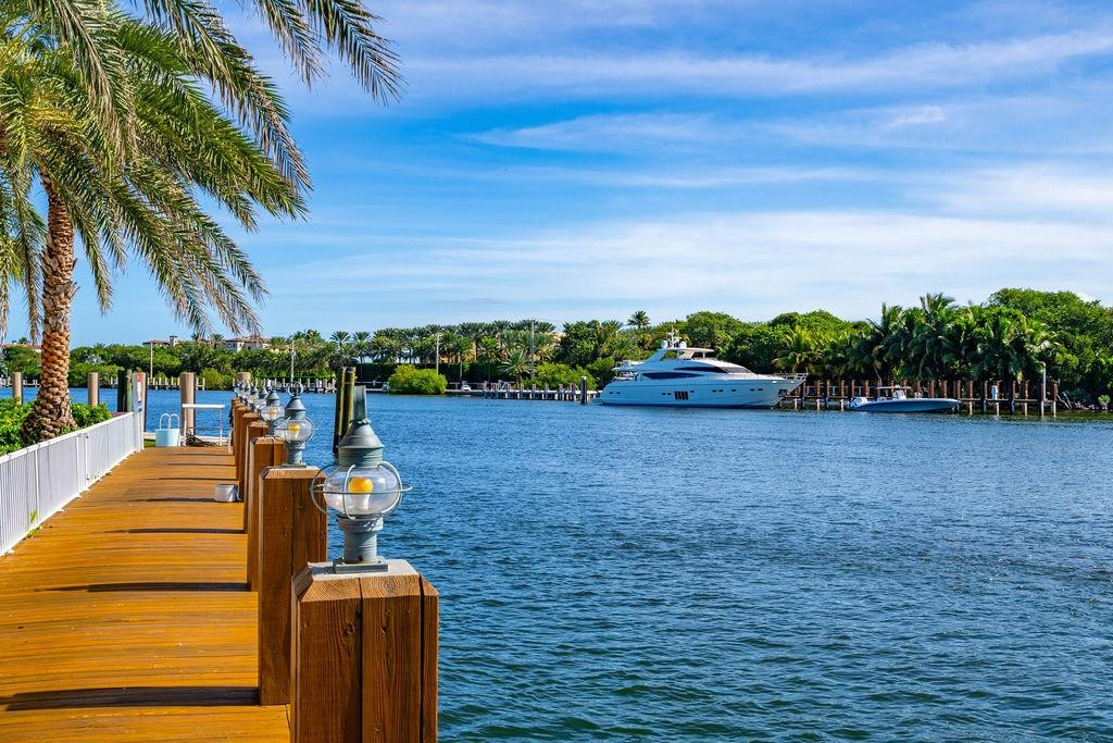 LIGHTHOUSE POINT FIRST SEC - Residential
