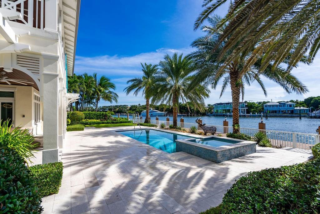 LIGHTHOUSE POINT FIRST SEC - Residential