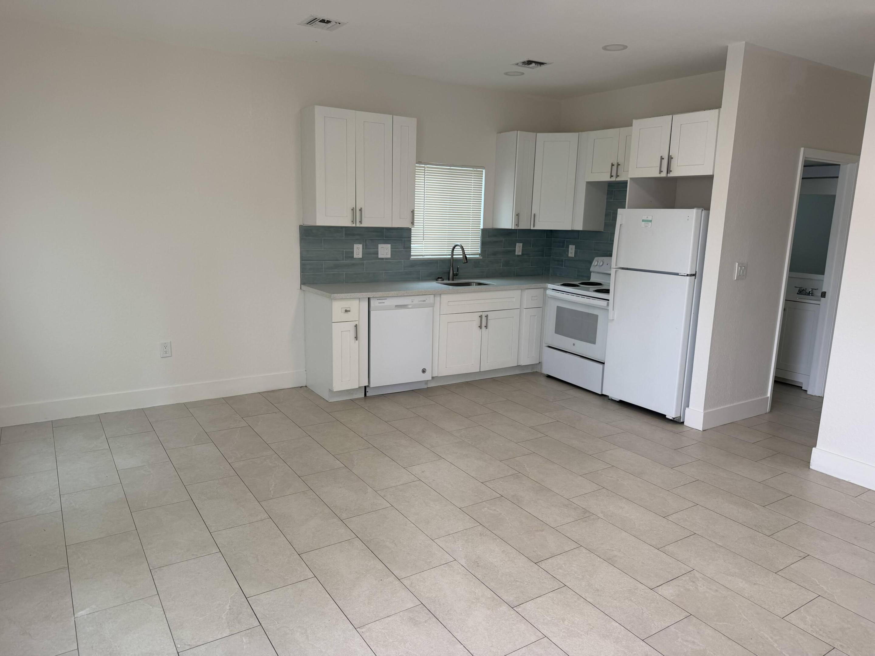 NORTH WEST LAUDERDALE - Residential Lease
