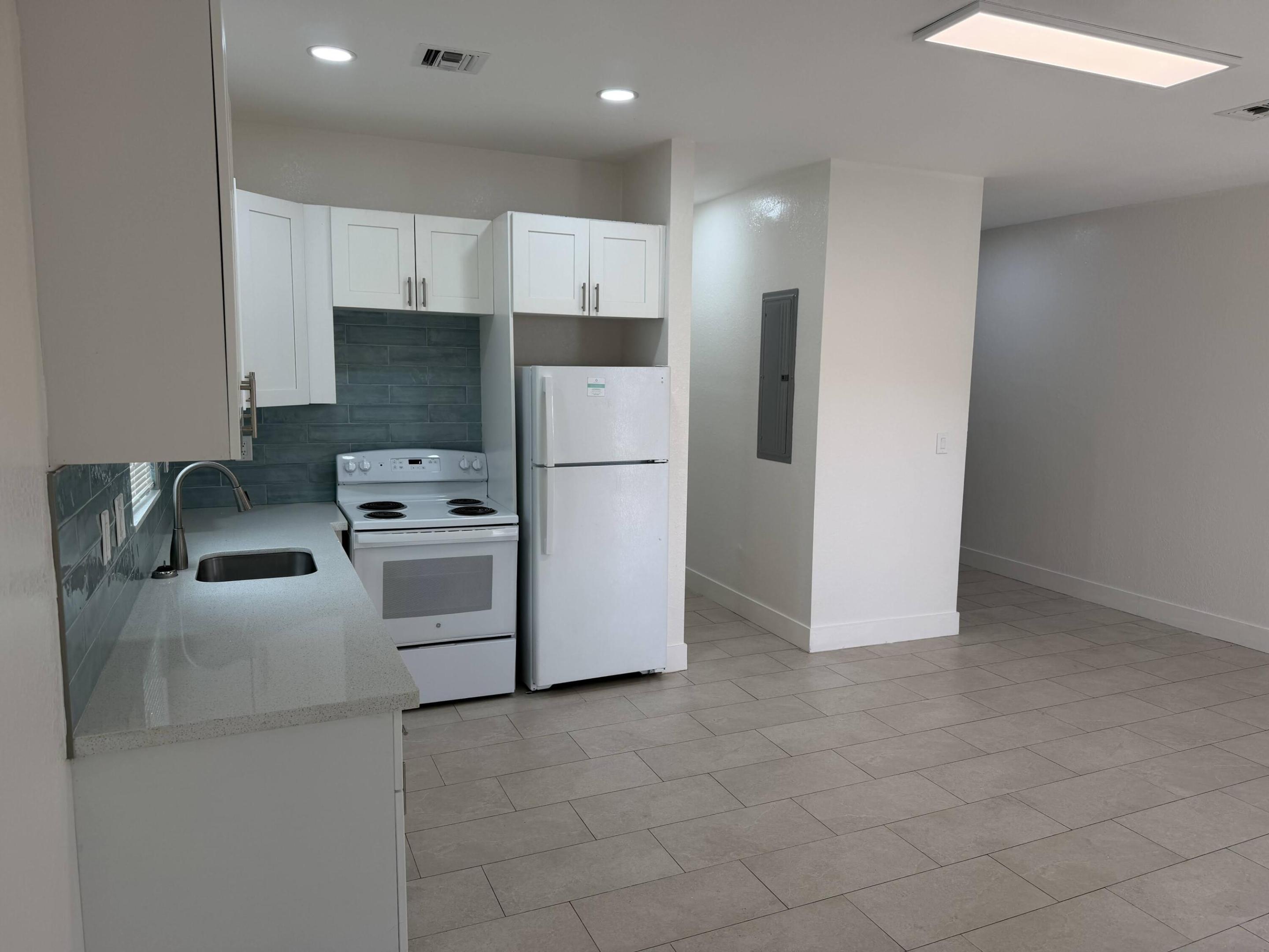 NORTH WEST LAUDERDALE - Residential Lease